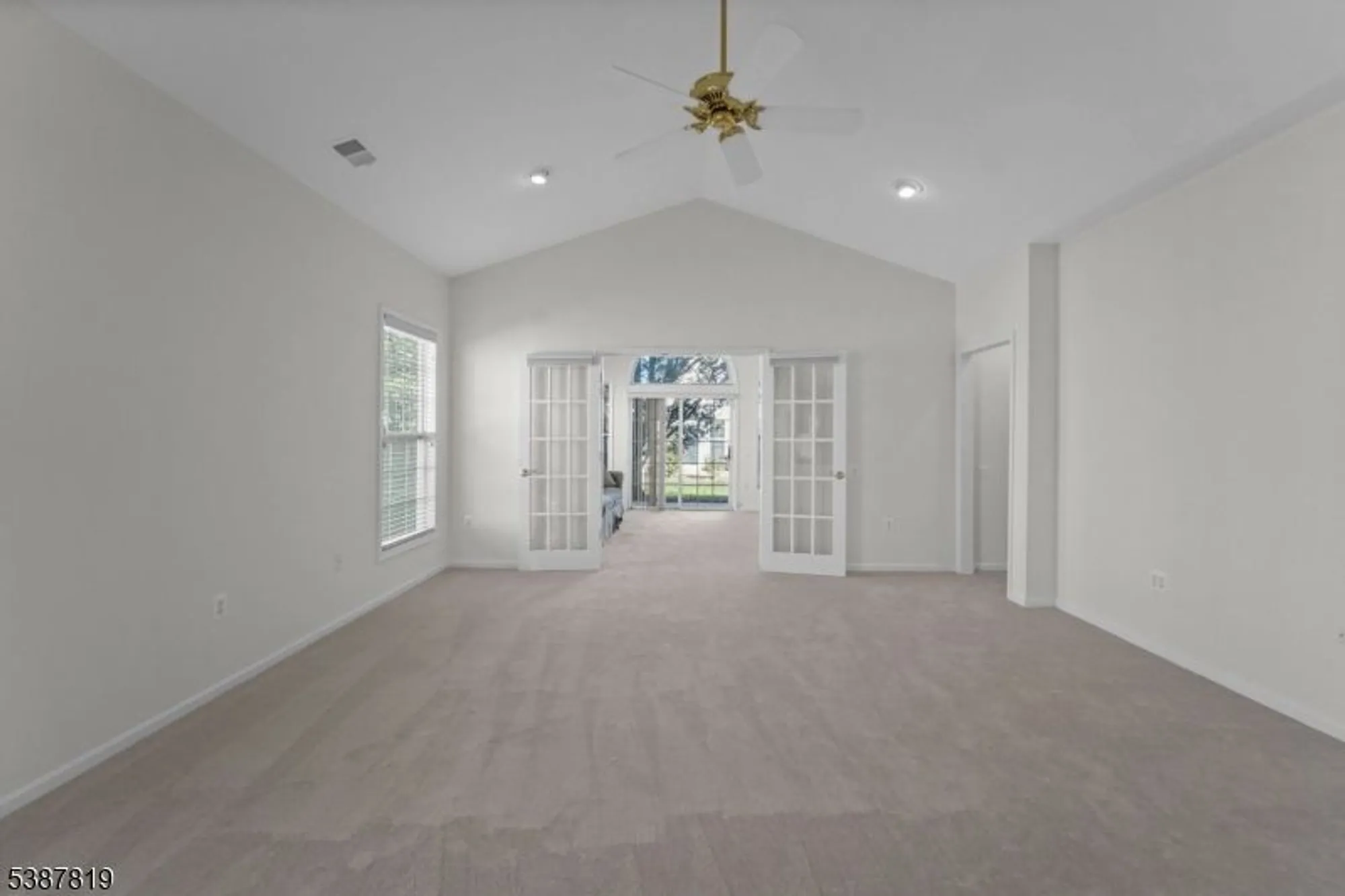 Property Slideshow image 14 of 23 | 373 windfall ln, Somerset, NJ, 08873