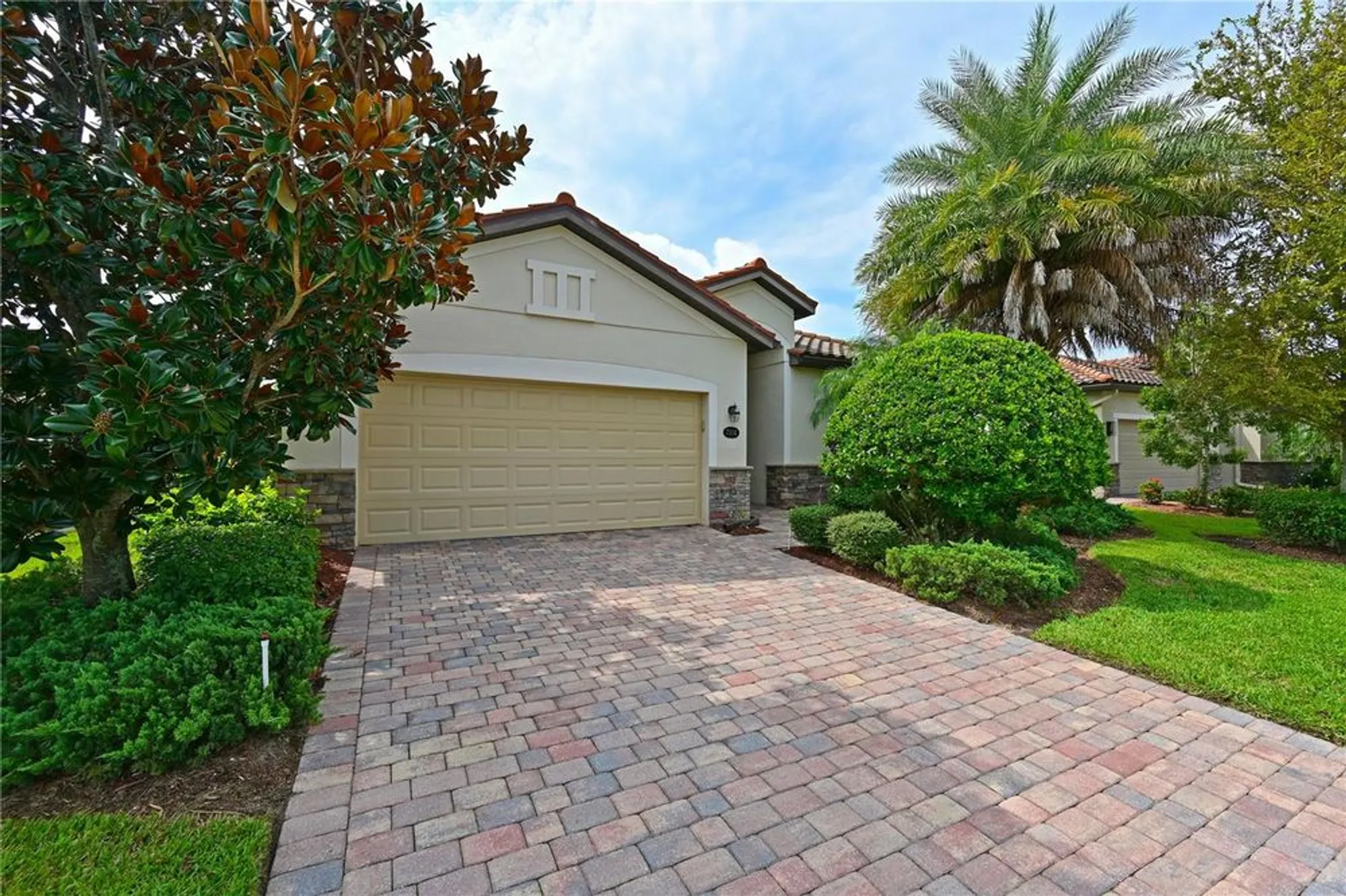 Property Slideshow image 3 of 53 | 7114 quiet creek dr, Bradenton, FL, 34212