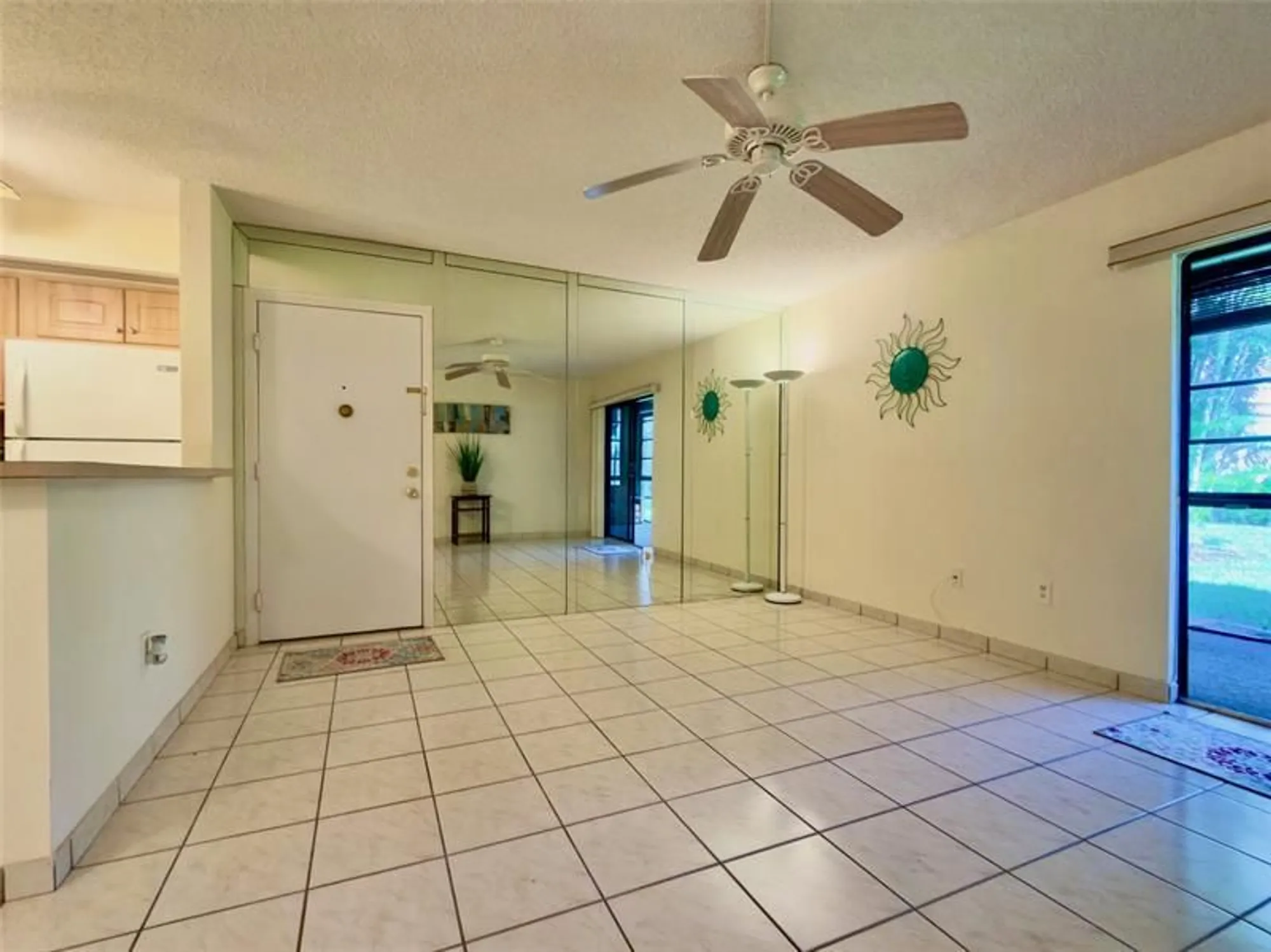 Property Slideshow image 5 of 51 | 9988 n belfort cir 111, Tamarac, FL, 33321