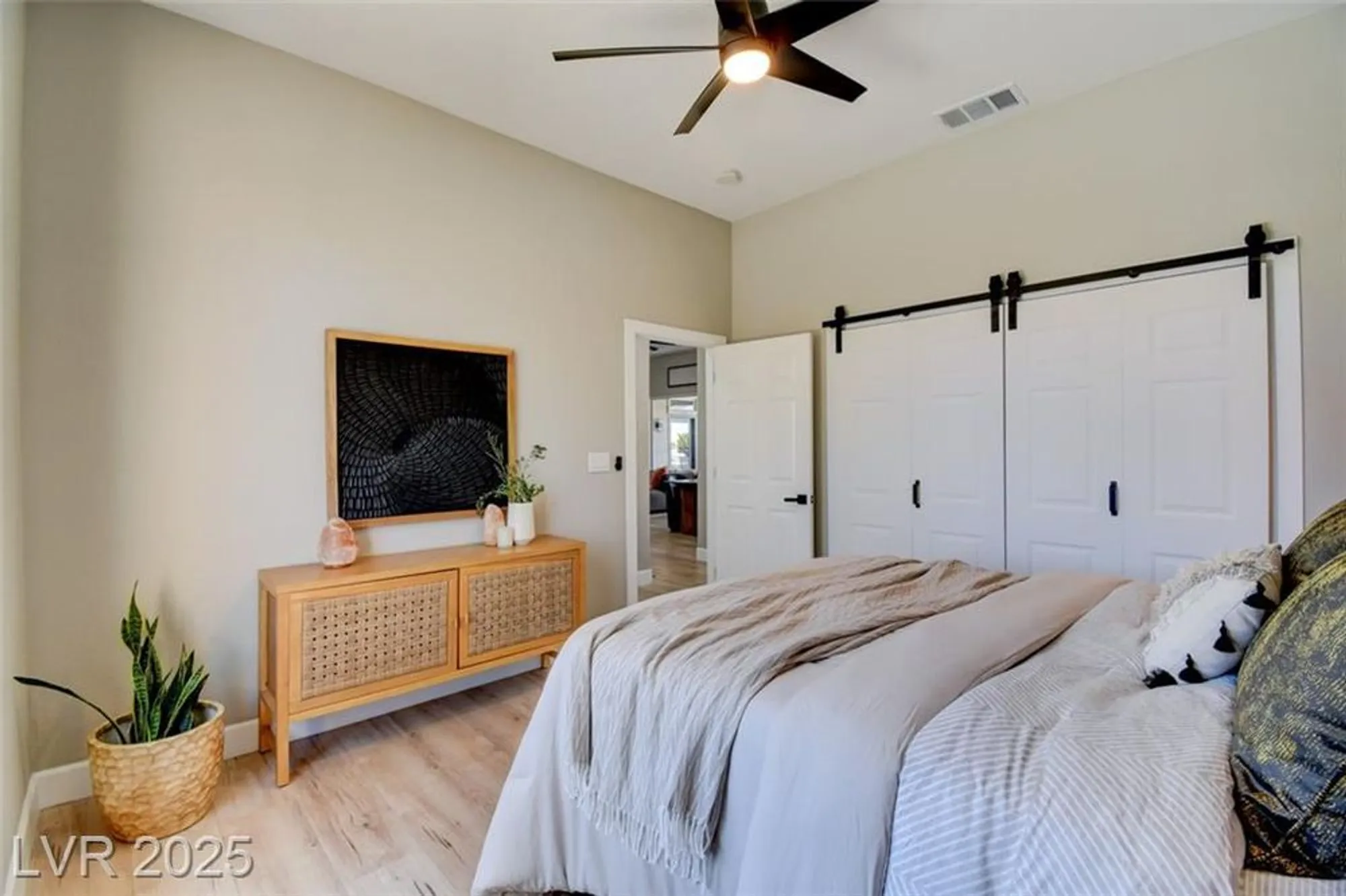 Property Slideshow image 24 of 42 | 10720 back plains dr, Las Vegas, NV, 89134