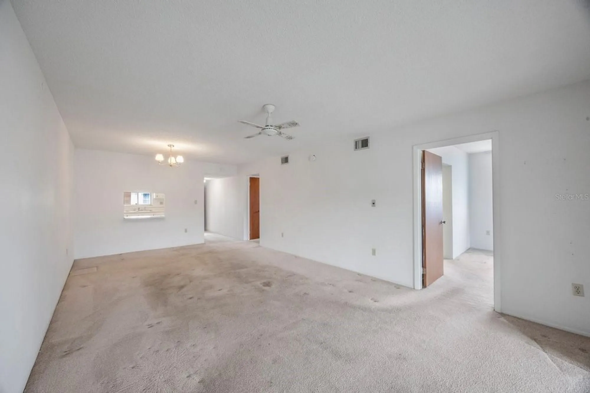 Property Slideshow image 12 of 39 | 4155 heron way # e-301, Bradenton, FL, 34205