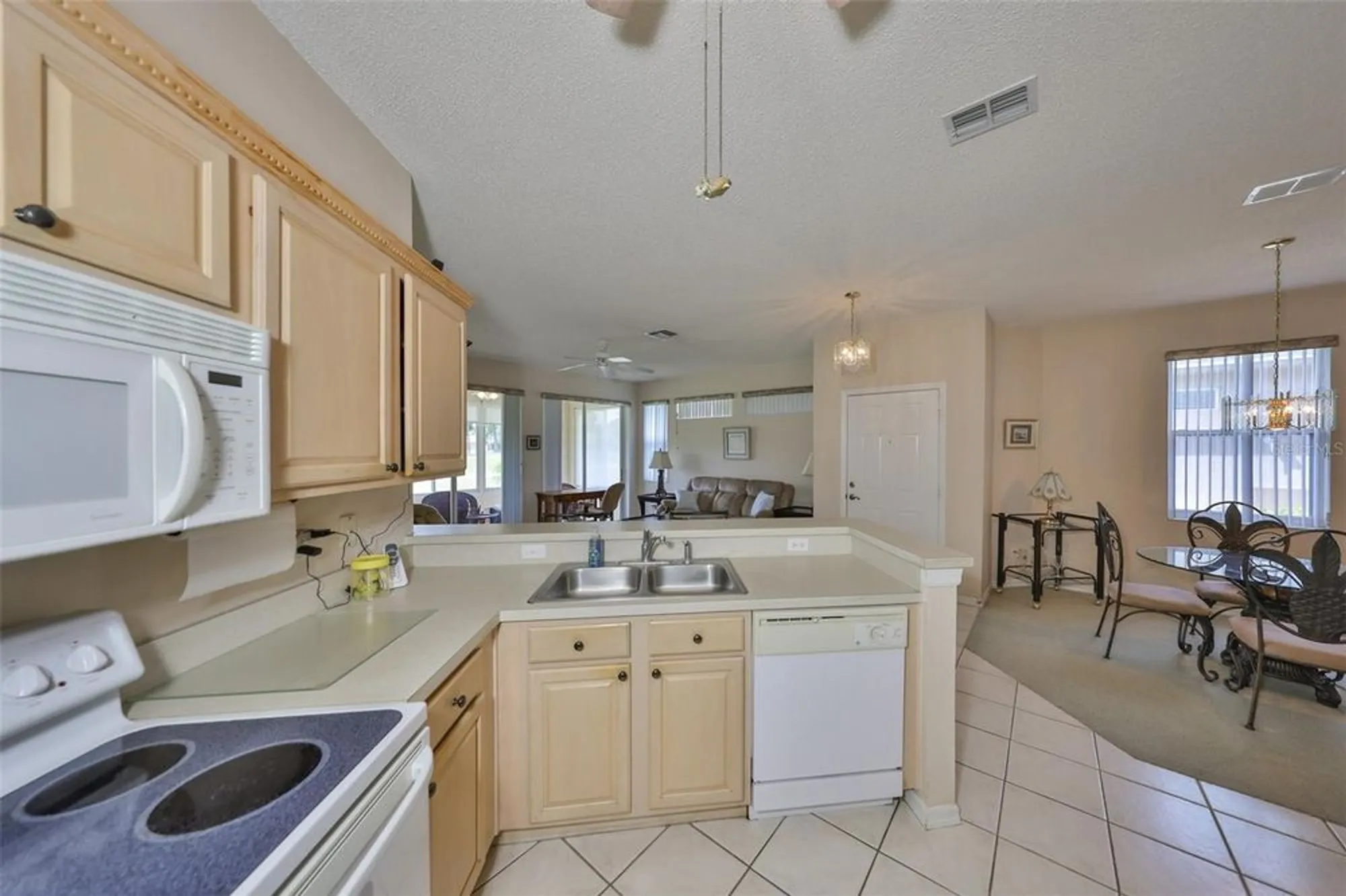 Property Slideshow image 5 of 81 | 2112 acadia greens dr # 62, Sun City Center, FL, 33573