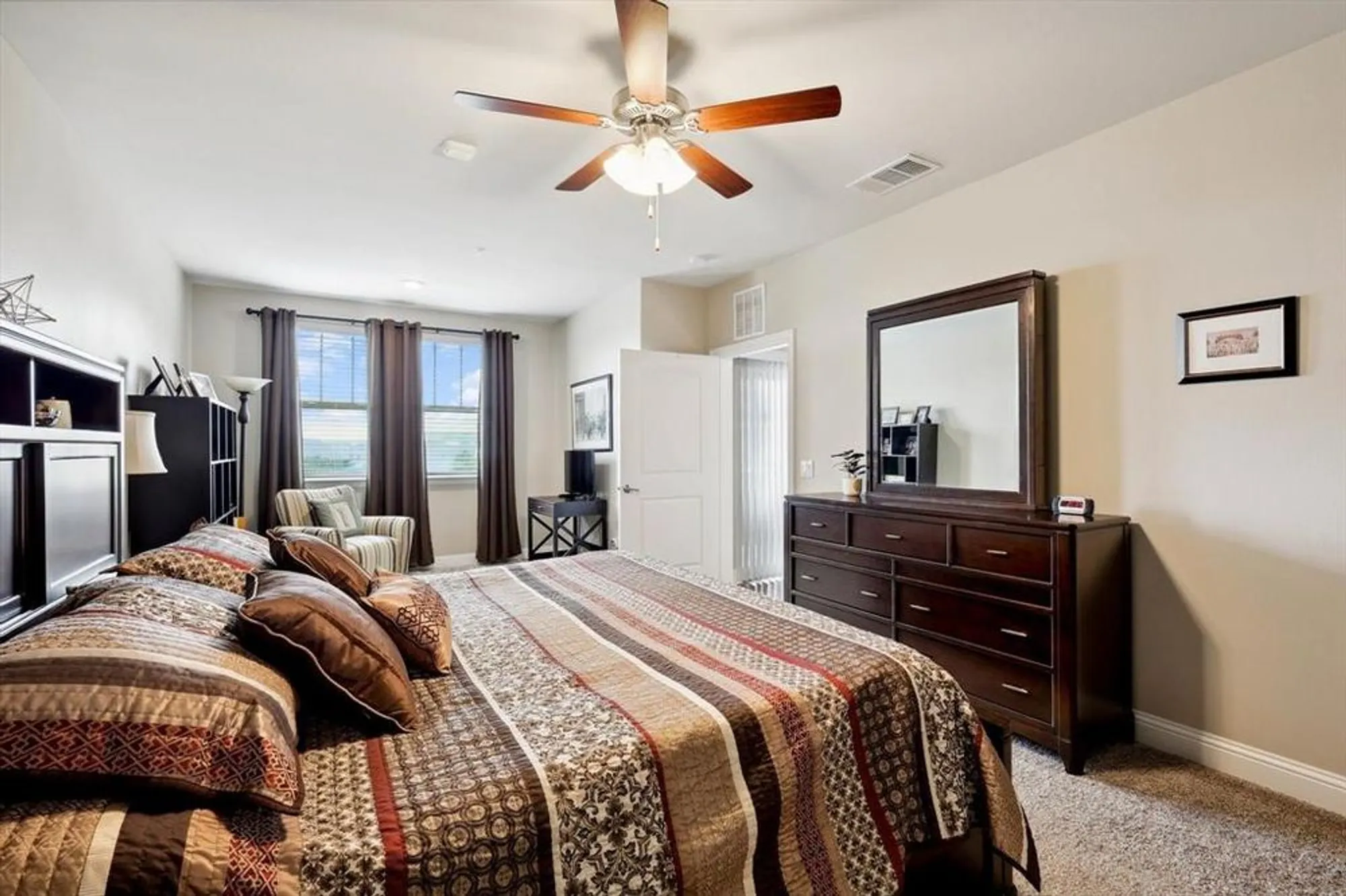 Property Slideshow image 14 of 38 | 1735 wittington pl apt 3308, Dallas, TX, 75234