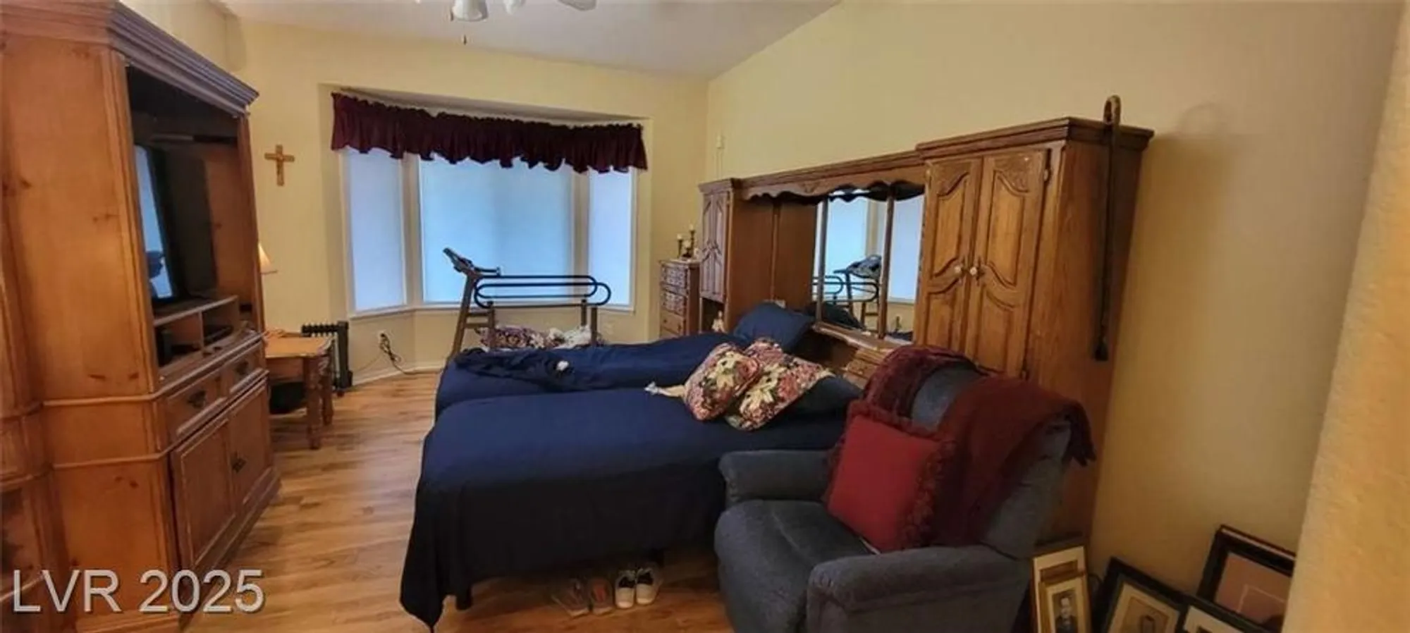 Property Slideshow image 11 of 12 | 2023 may valley way, Henderson, NV, 89052