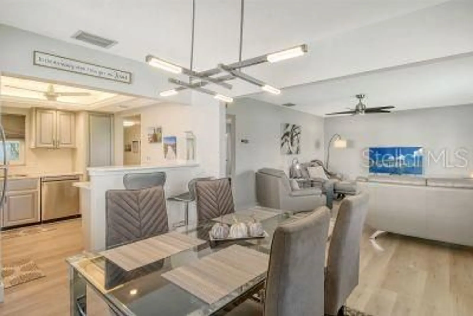 Property Slideshow image 16 of 37 | 2607 riverbluff pkwy # v145, Sarasota, FL, 34231