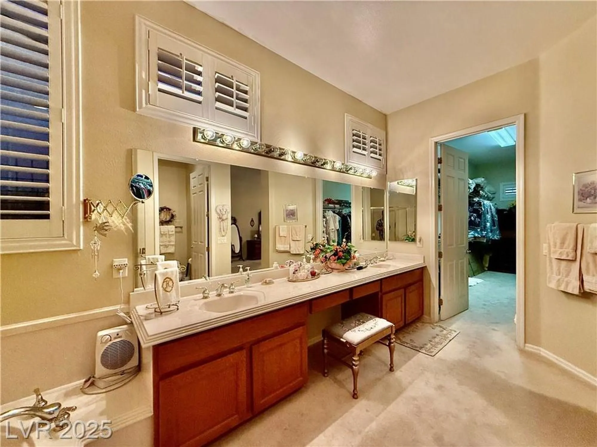Property Slideshow image 37 of 51 | 2851 scotts valley dr, Henderson, NV, 89052