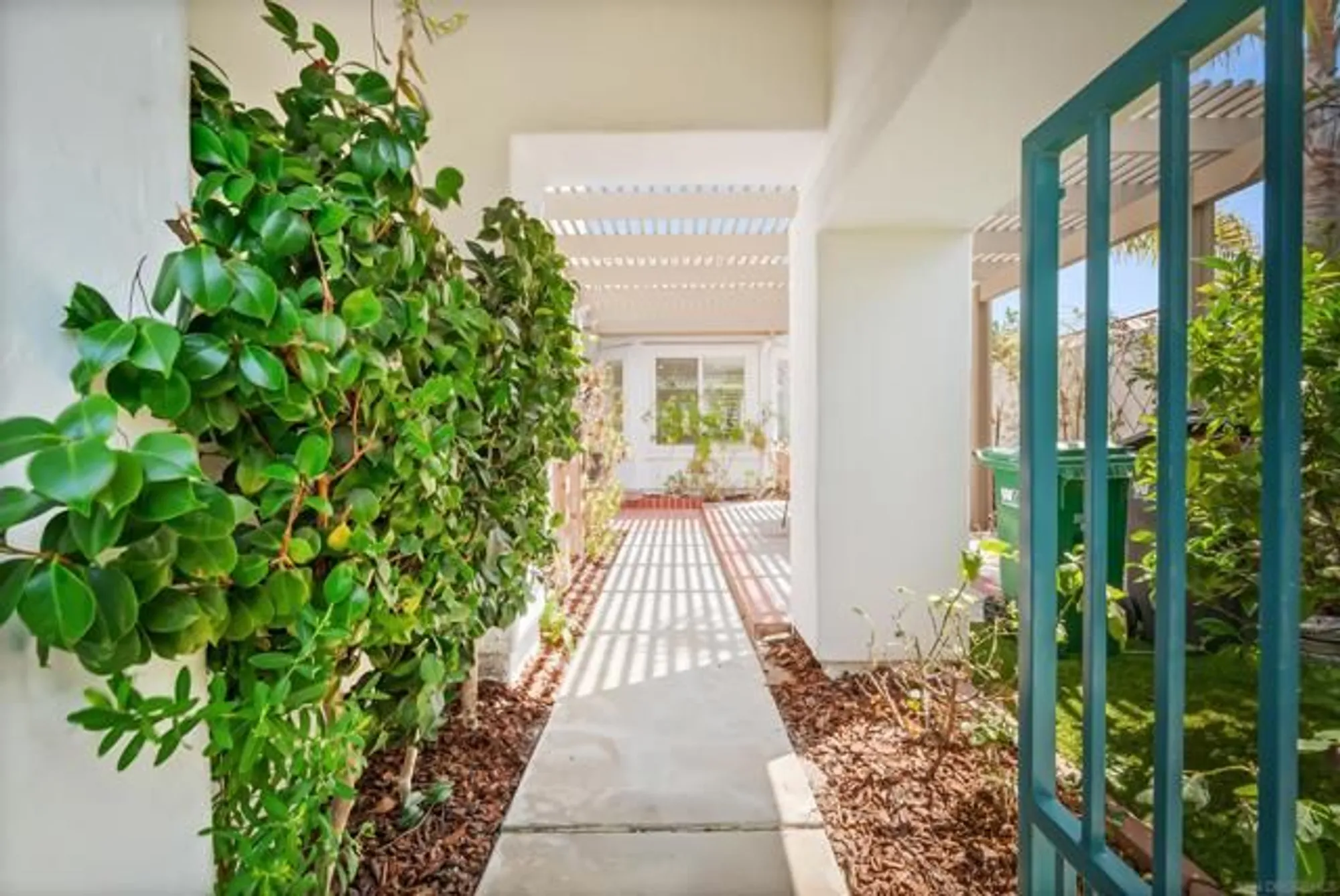 Property Slideshow image 38 of 47 | 4058 lemnos way, Oceanside, CA, 92056