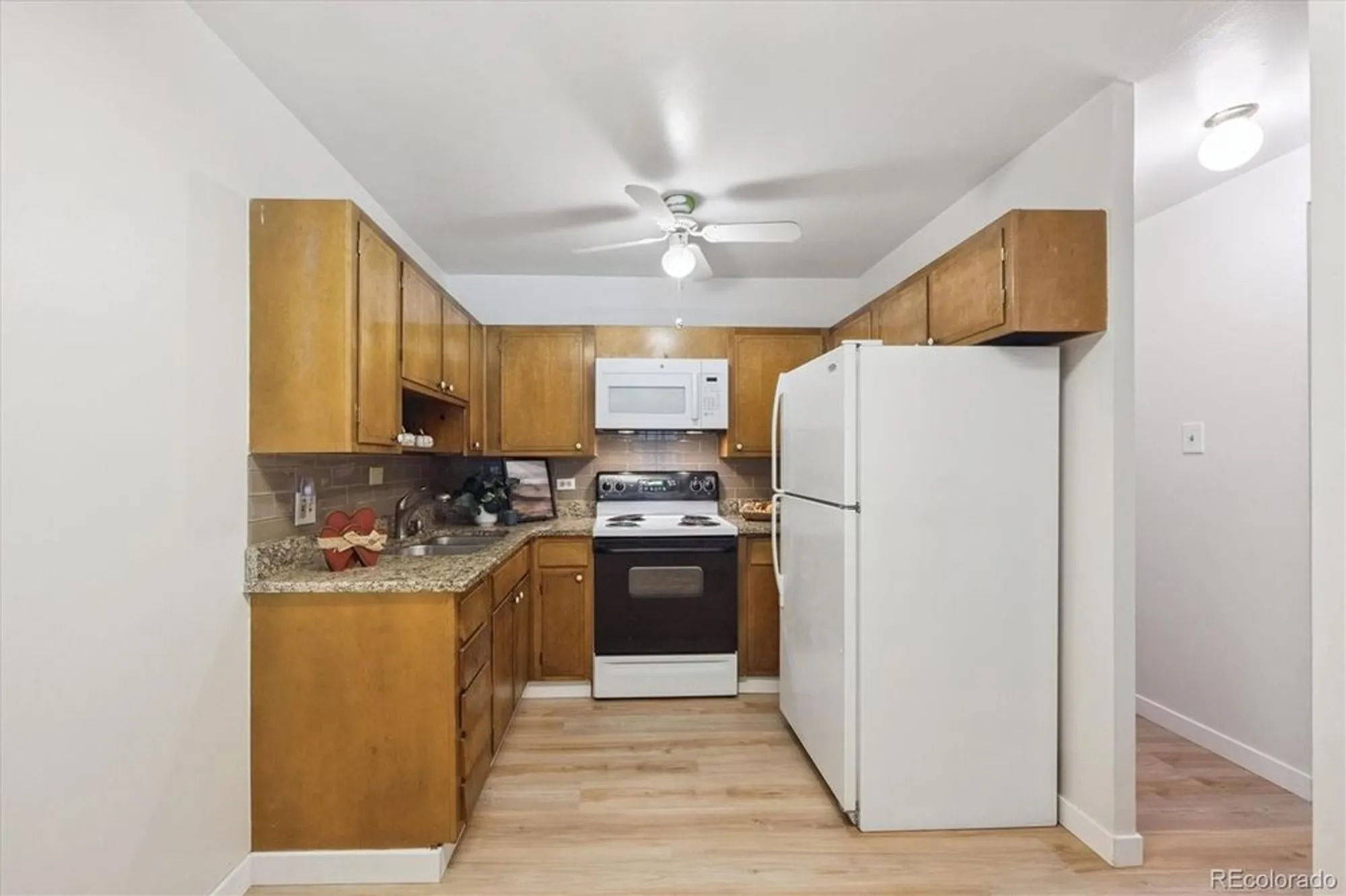 Property Slideshow image 4 of 49 | 675 s clinton st 4b, Denver, CO, 80247