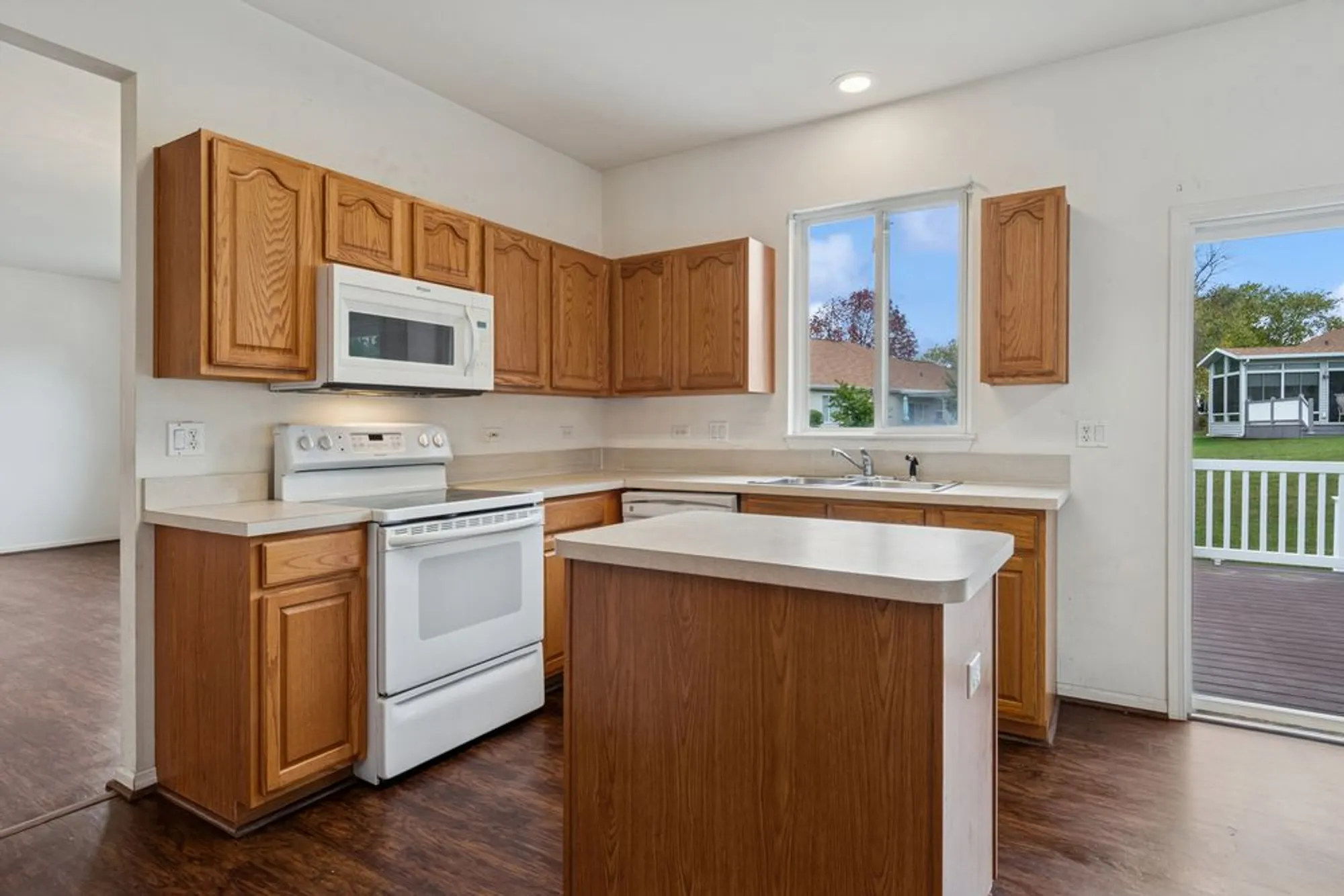 Property Slideshow image 7 of 25 | 21409 w douglas ln, Plainfield, IL, 60544