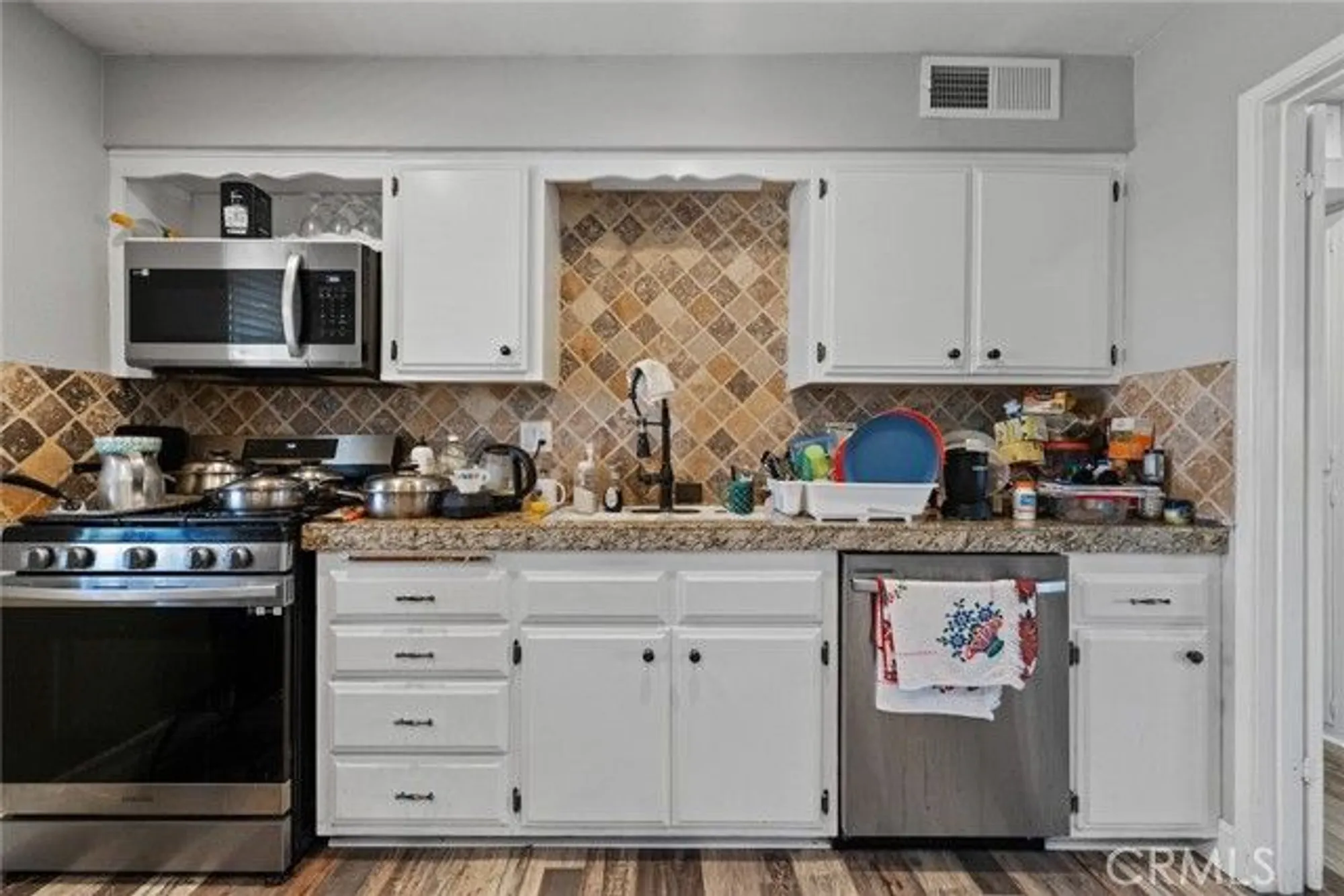 Property Slideshow image 16 of 30 | 29151 thornhill dr, Menifee, CA, 92586