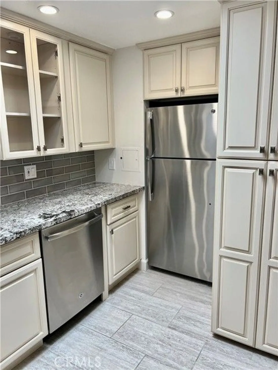 Property Slideshow image 10 of 26 | 13100 shawnee ln # m11 # 208h, Seal Beach, CA, 90740