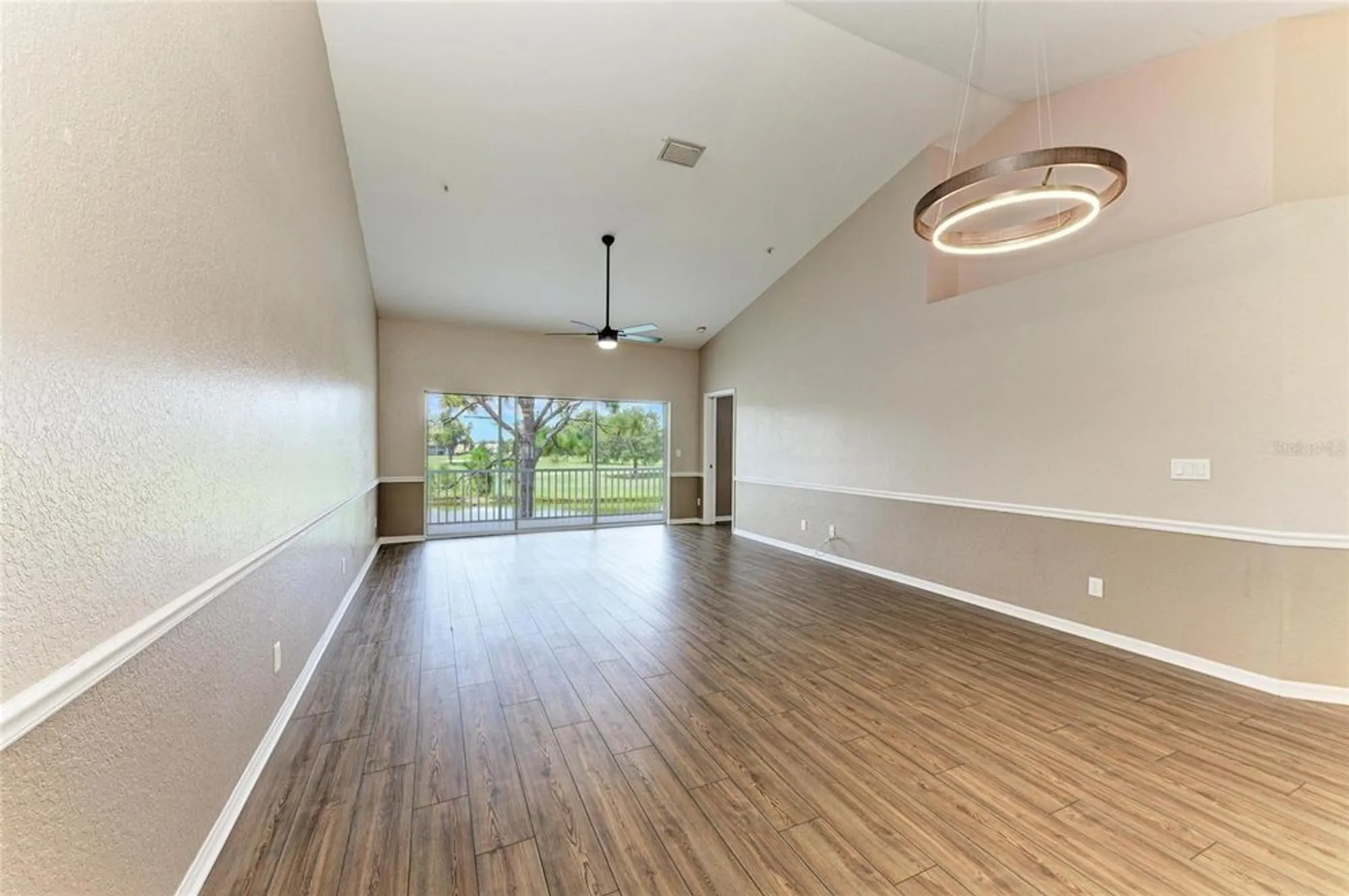 Property Slideshow image 9 of 51 | 6618 pineview ter # 6618, Bradenton, FL, 34203