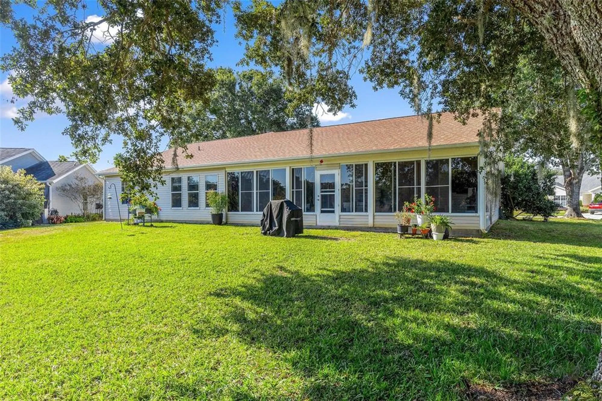 Property Slideshow image 36 of 55 | 25440 crestwater dr, Leesburg, FL, 34748