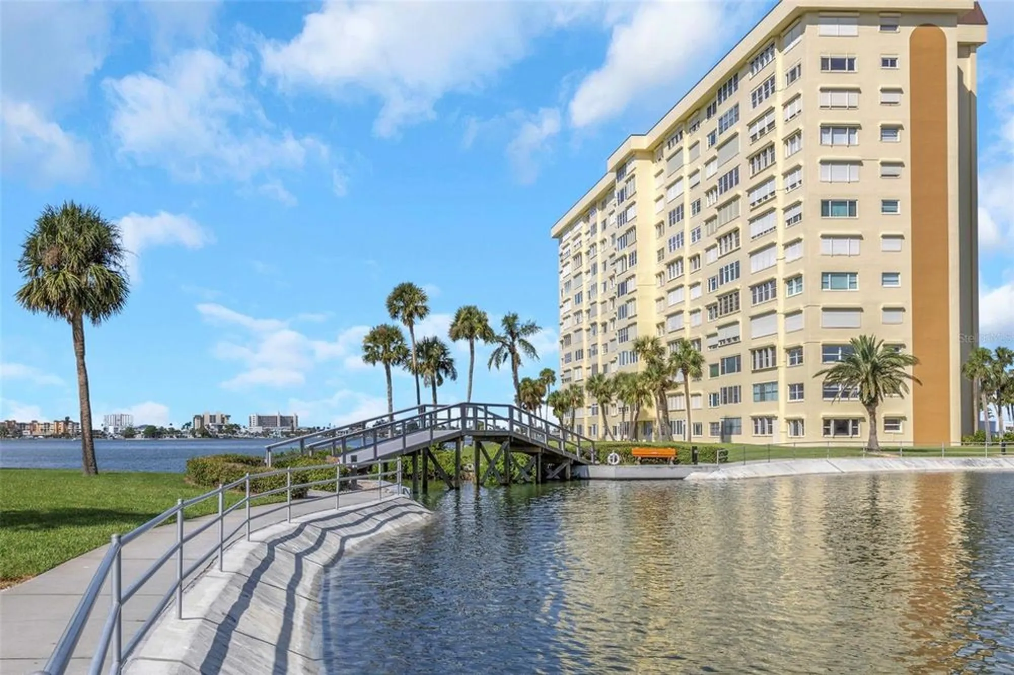 Property Slideshow image 70 of 95 | 4550 cove cir apt 207, St Petersburg, FL, 33708
