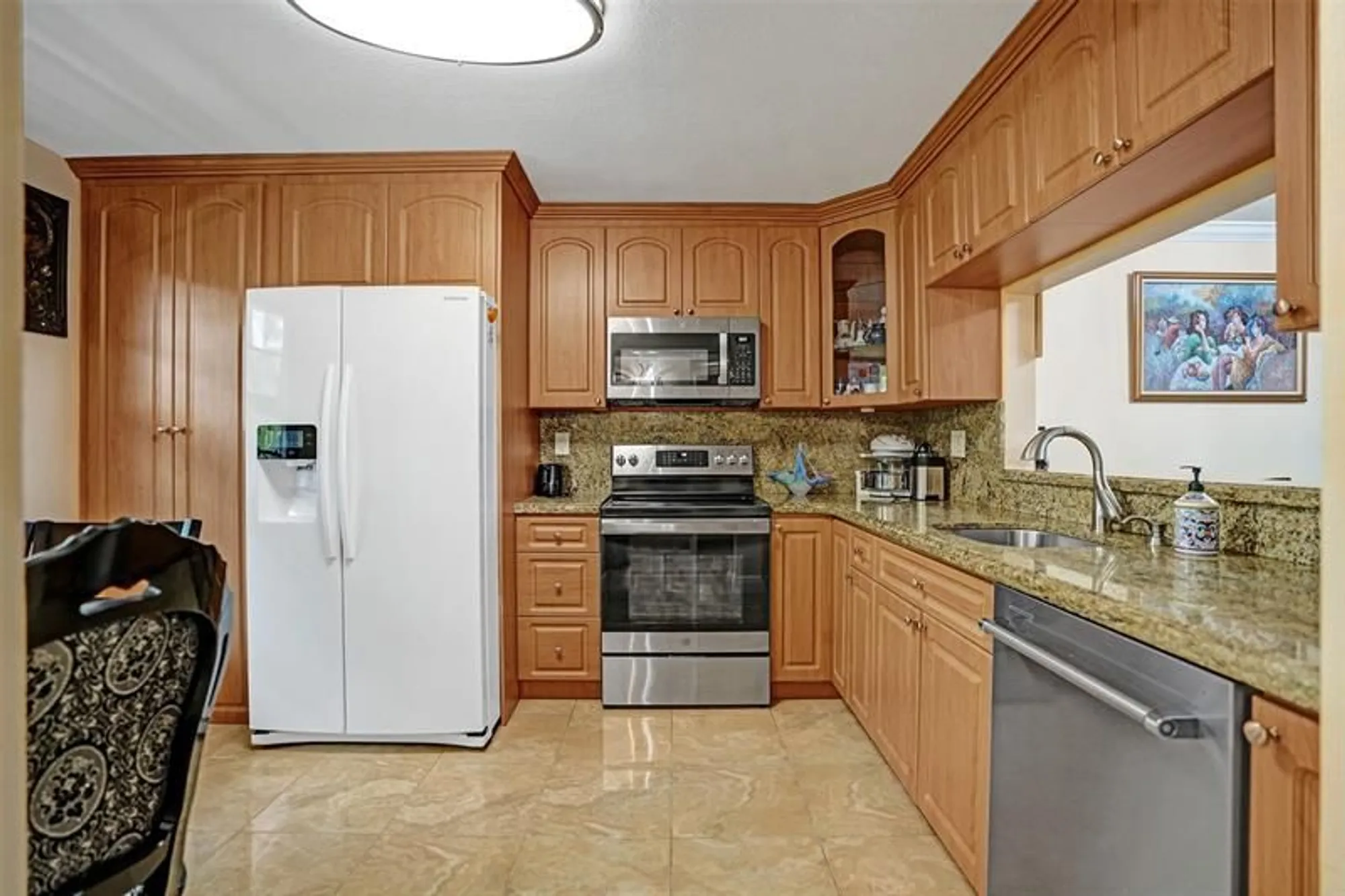 Property Slideshow image 2 of 48 | 1101 colony point cir 403, Pembroke Pines, FL, 33026