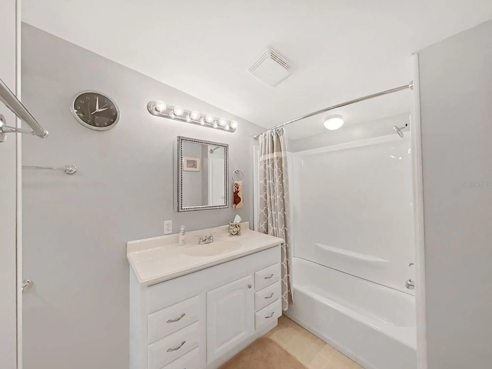 Property Slideshow image 25 of 48 | 1750 fox hill dr, Lakeland, FL, 33810