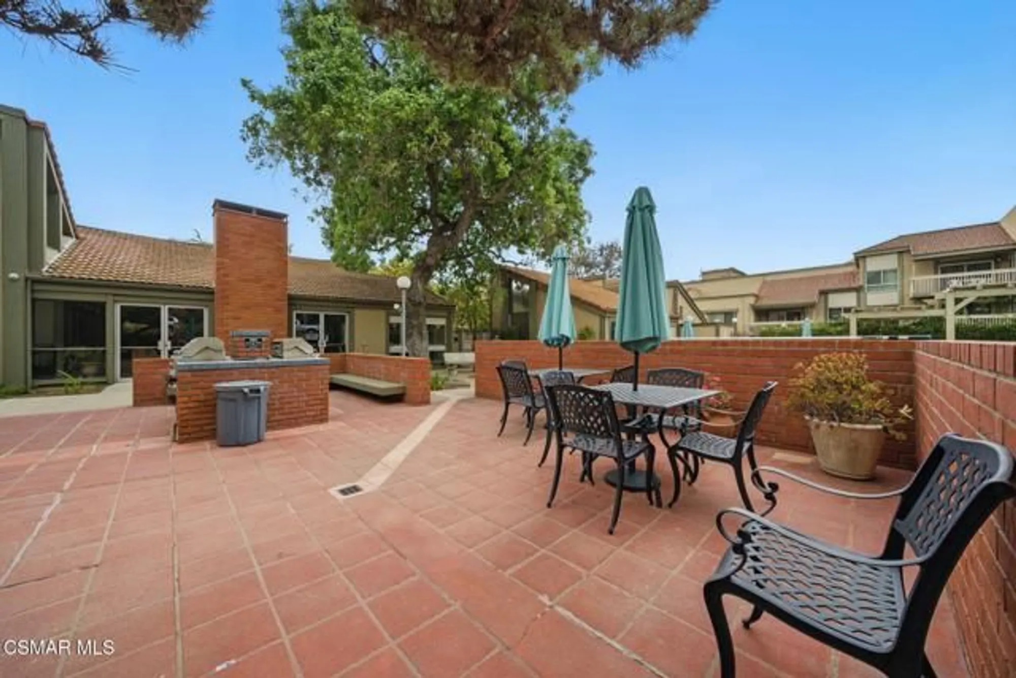Property Slideshow image 40 of 52 | 224 oakleaf dr apt 102, Thousand Oaks, CA, 91360