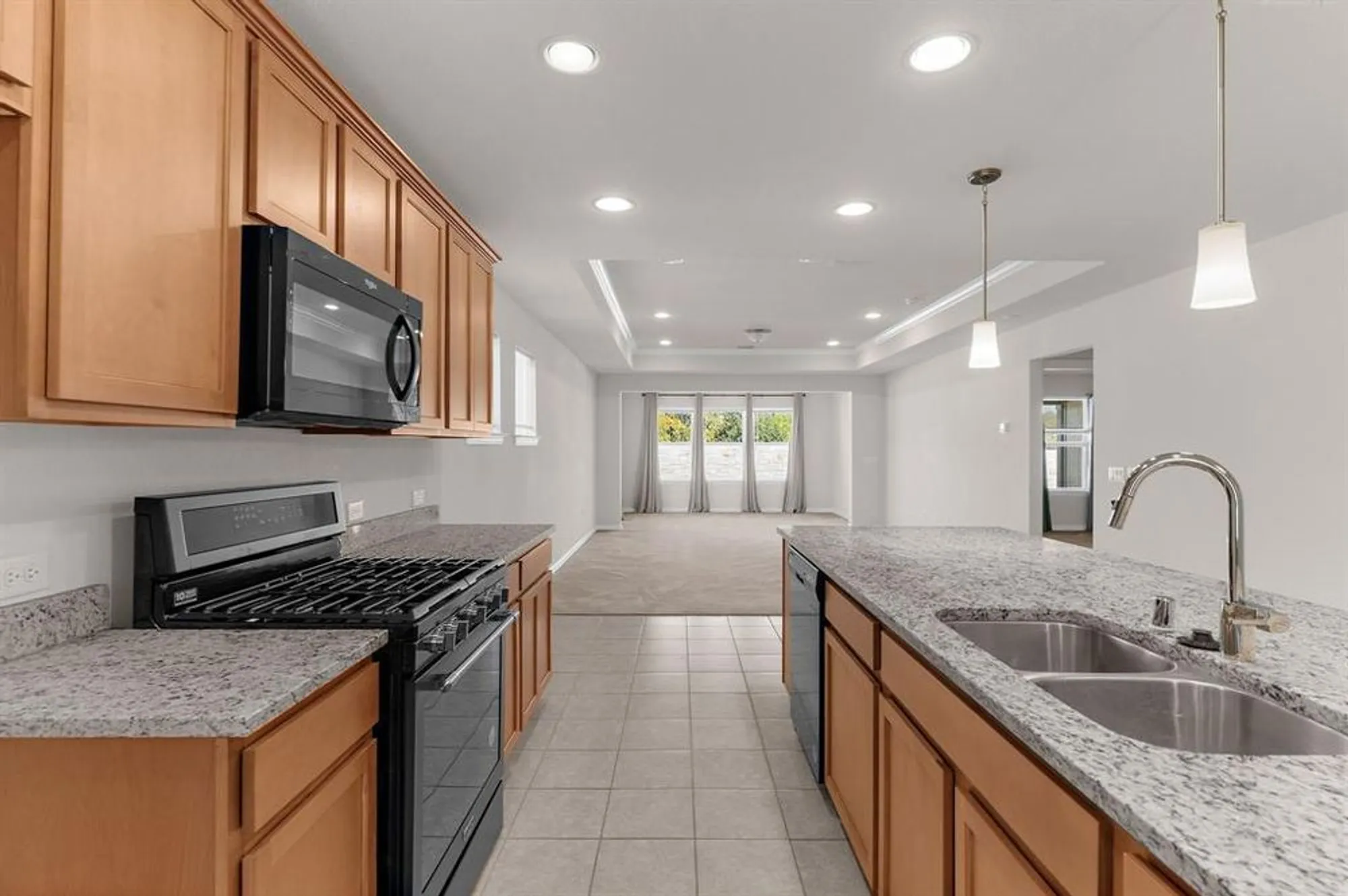 Property Slideshow image 8 of 30 | 825 hidden eddy dr, Mckinney, TX, 75071