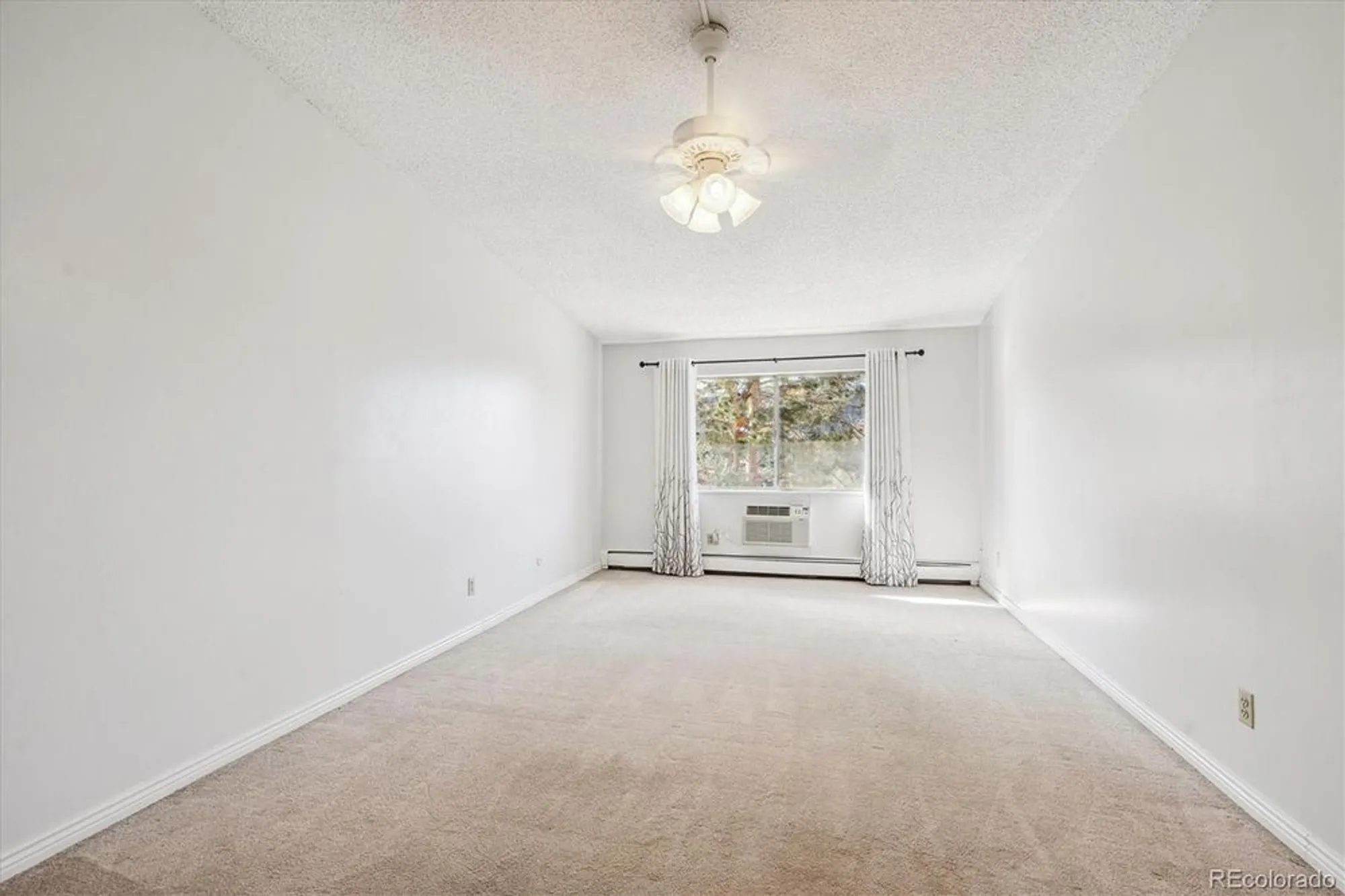 Property Slideshow image 14 of 25 | 3184 s heather gardens way apt 403, Aurora, CO, 80014