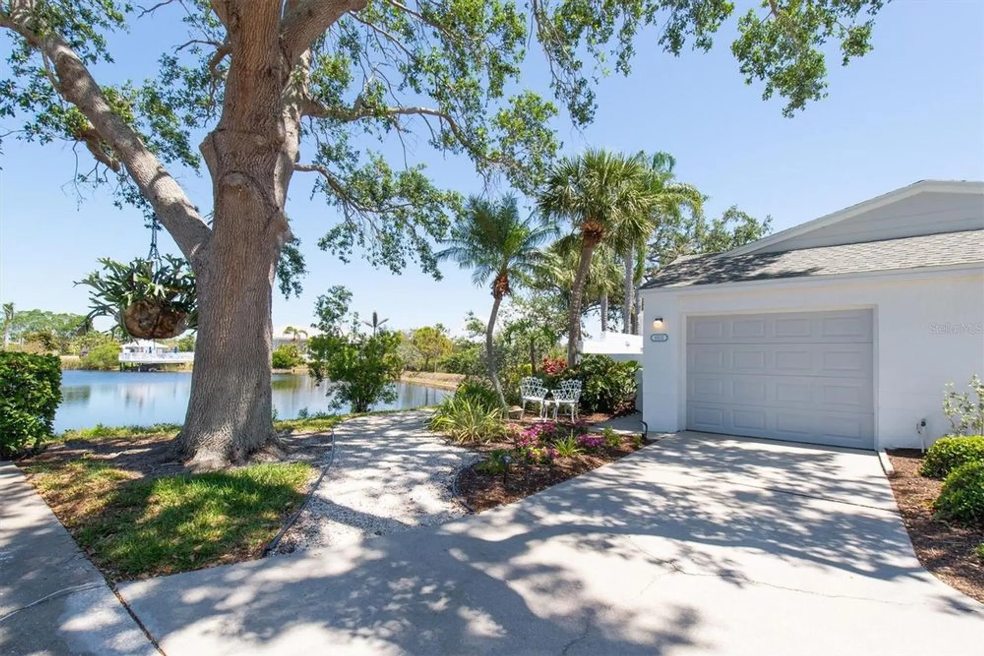 Property Slideshow image 42 of 57 | 801 waterside ln, Bradenton, FL, 34209