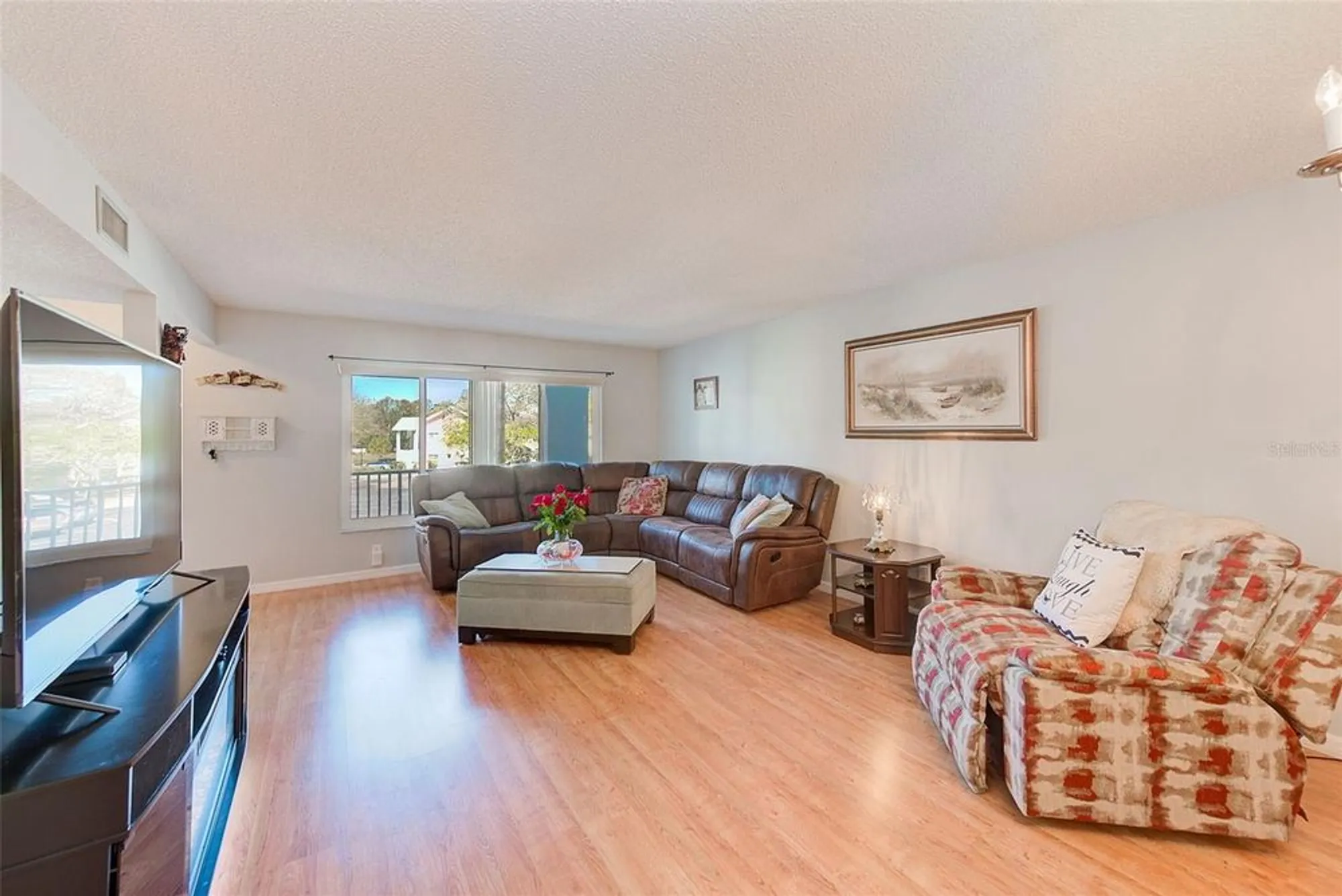 Property Slideshow image 4 of 43 | 2229 americus blvd 25, Clearwater, FL, 33763