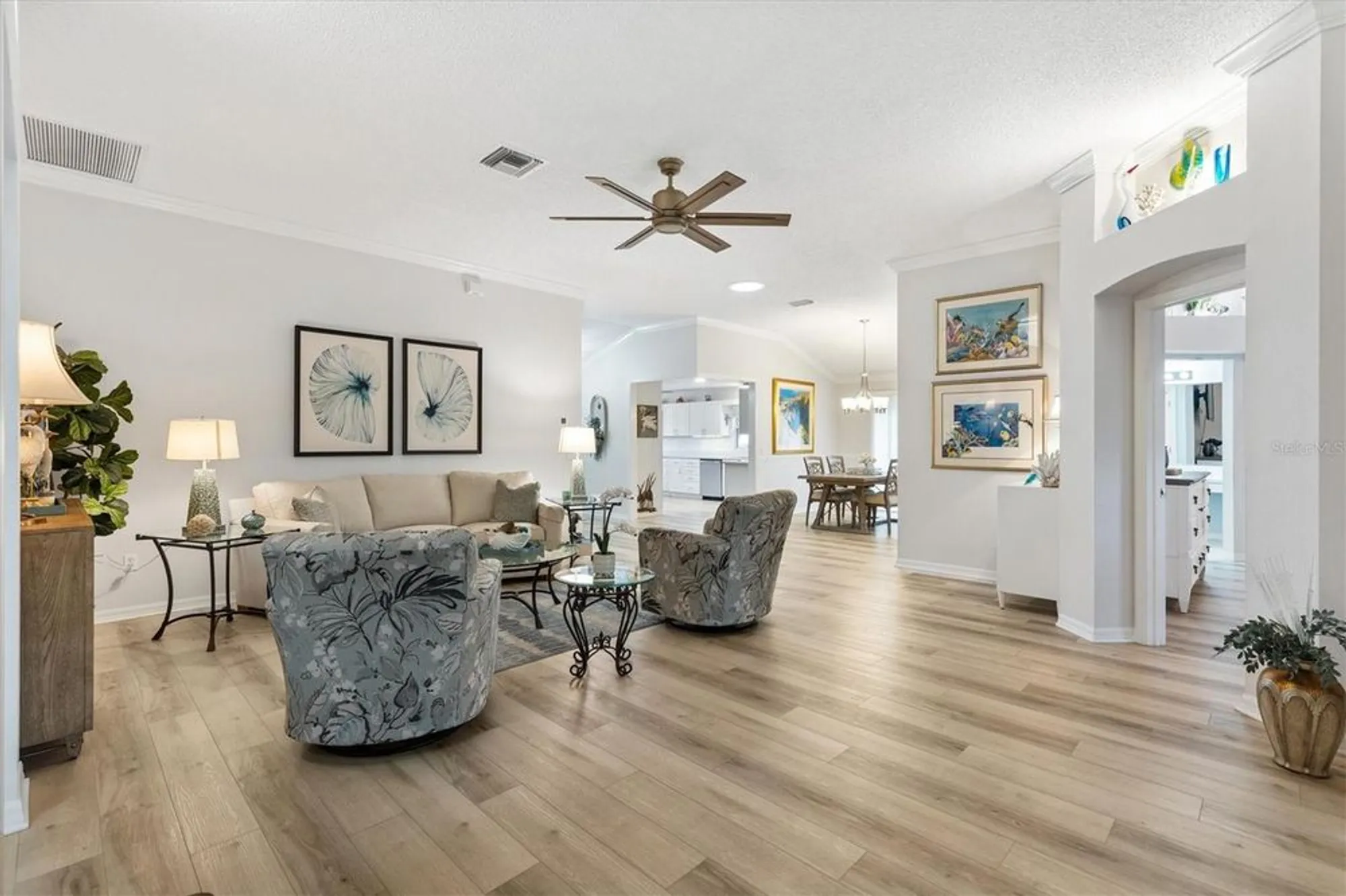 Property Slideshow image 13 of 45 | 515 loma paseo dr, Lady Lake, FL, 32159