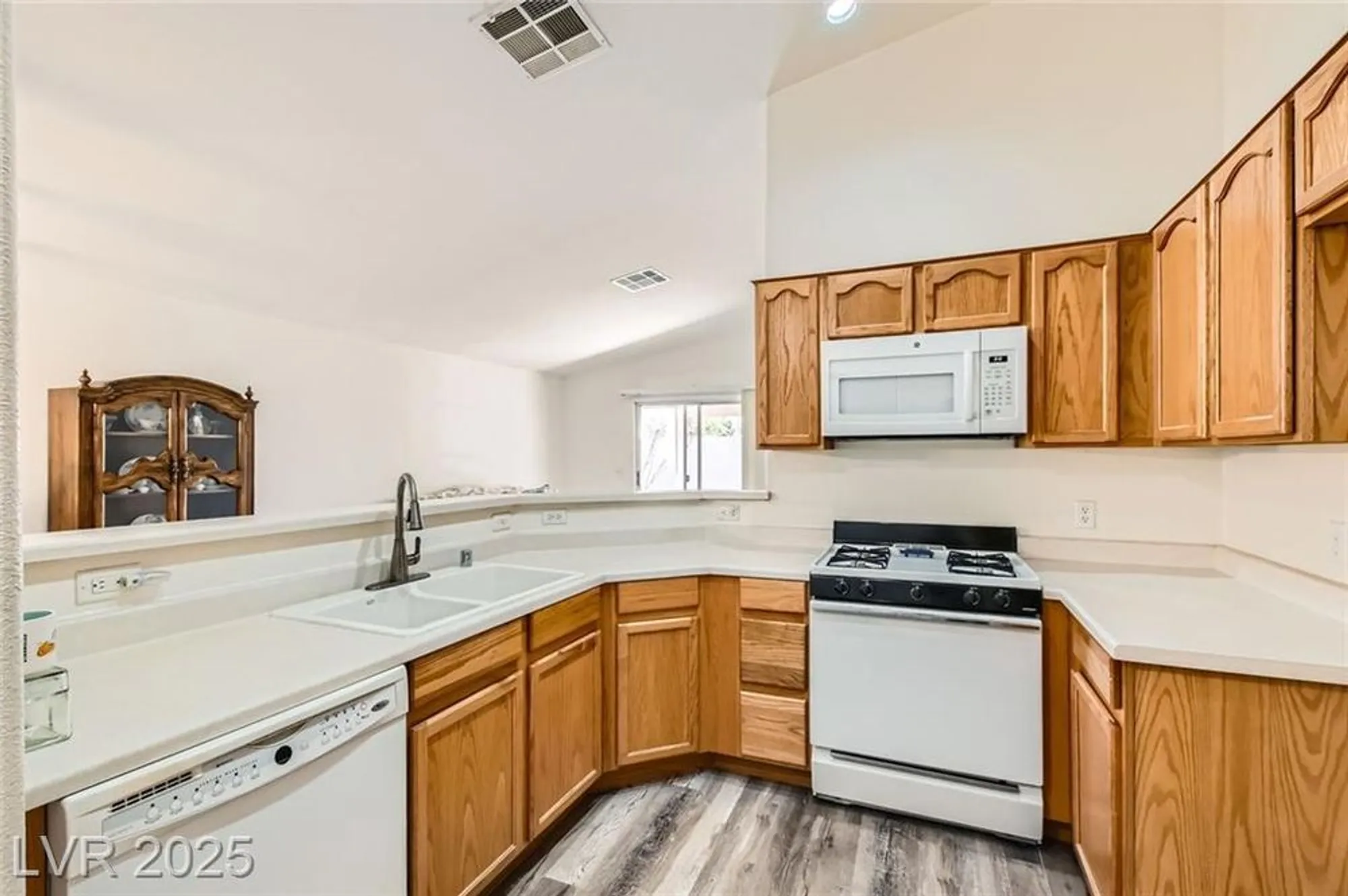 Property Slideshow image 5 of 18 | 5114 mascaro dr, Las Vegas, NV, 89122