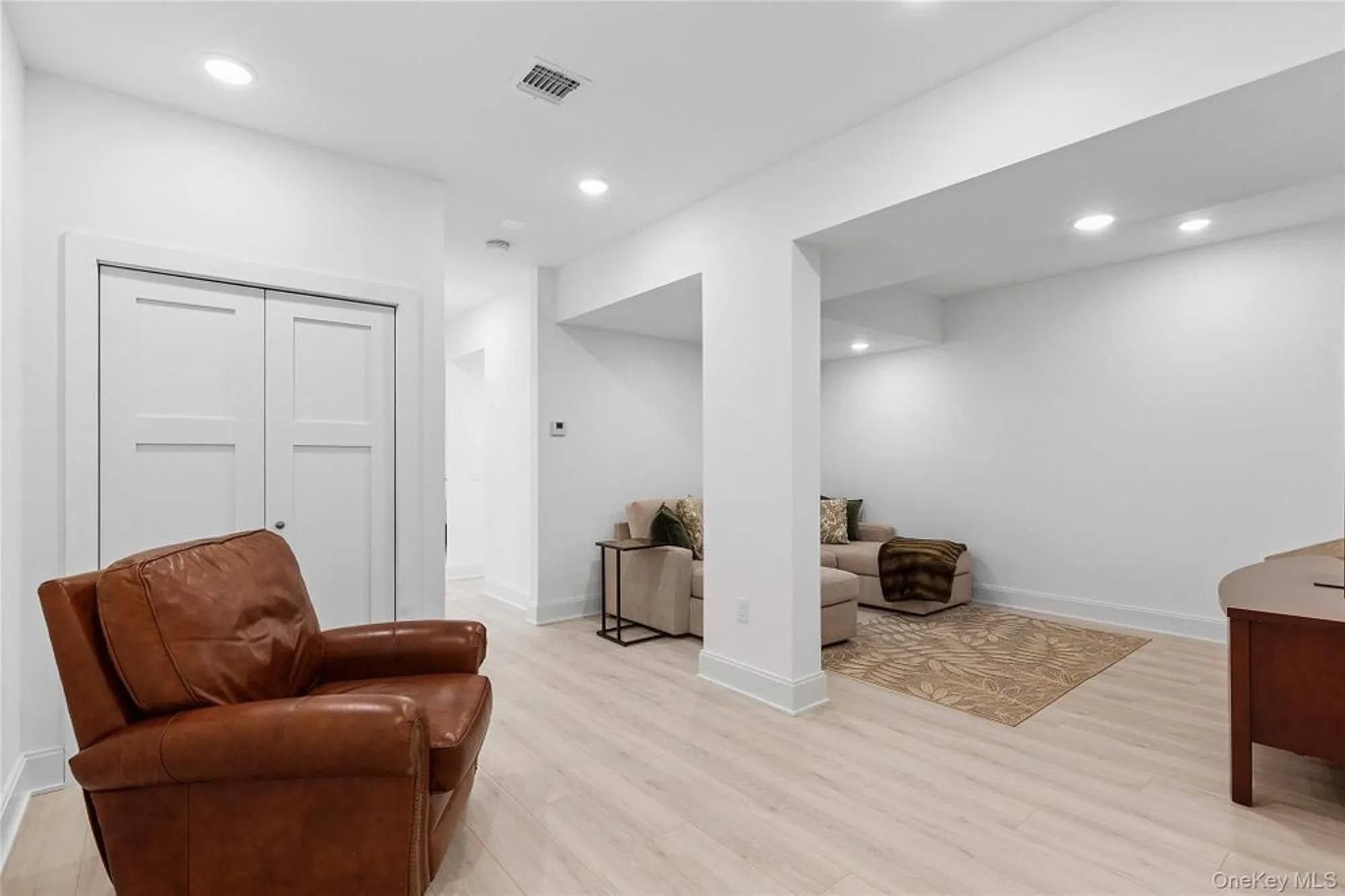 Property Slideshow image 12 of 19 | 305 emanuel way, East Meadow, NY, 11554