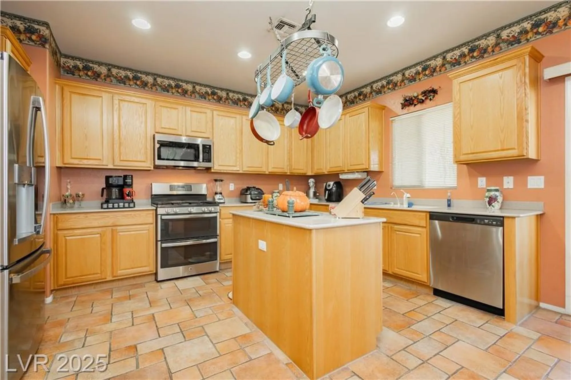 Property Slideshow image 11 of 26 | 1802 cypress bay ave, Henderson, NV, 89012