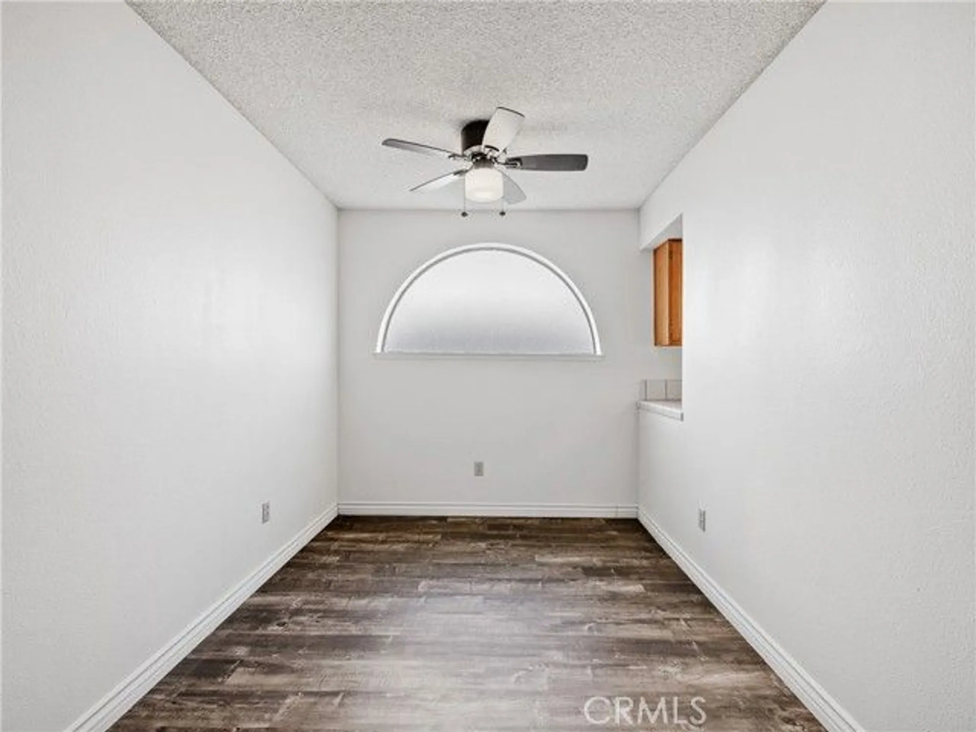 Property Slideshow image 11 of 37 | 19246 pine way, Apple Valley, CA, 92308