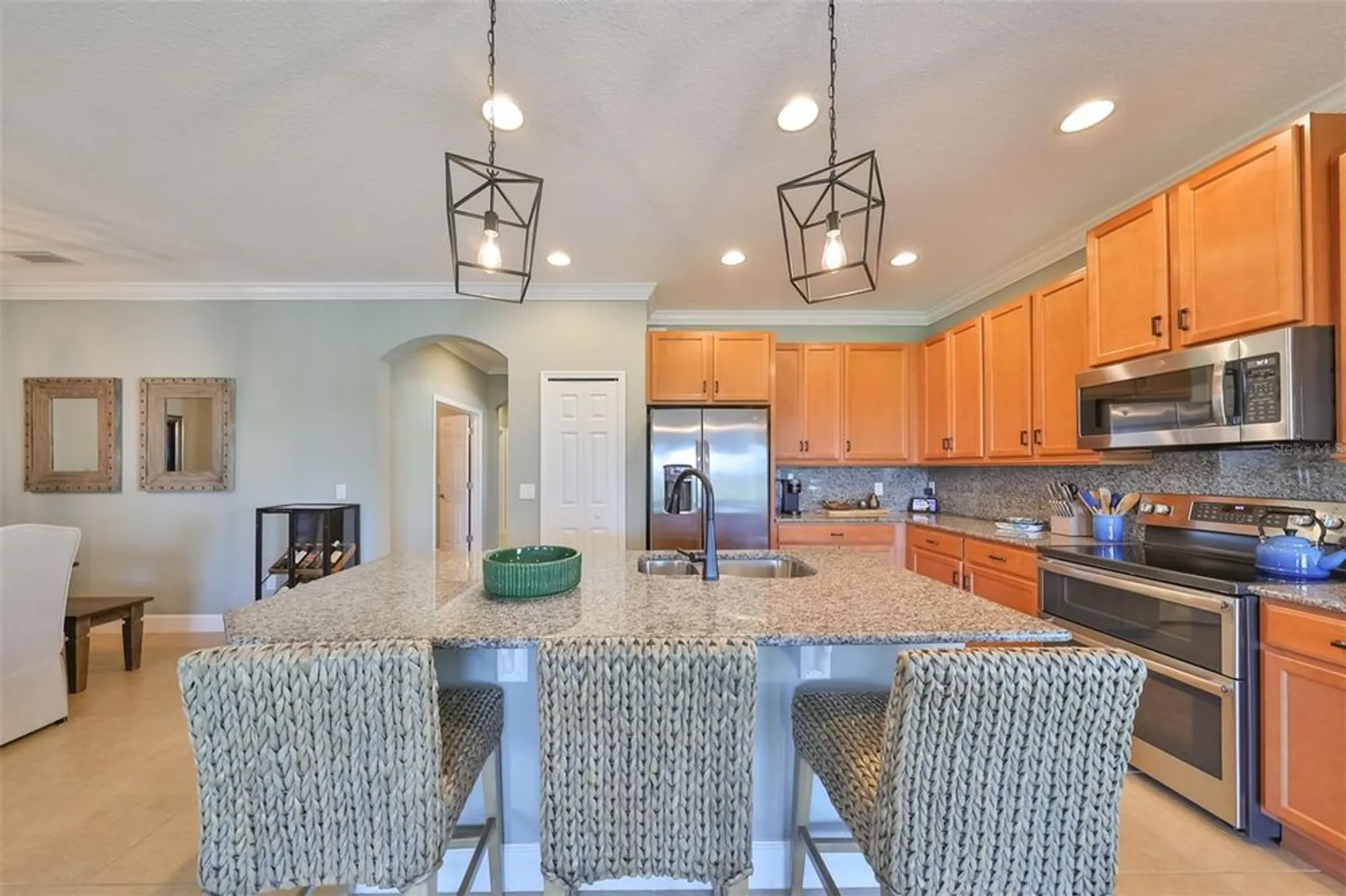 Property Slideshow image 16 of 67 | 611 chipper dr, Sun City Center, FL, 33573