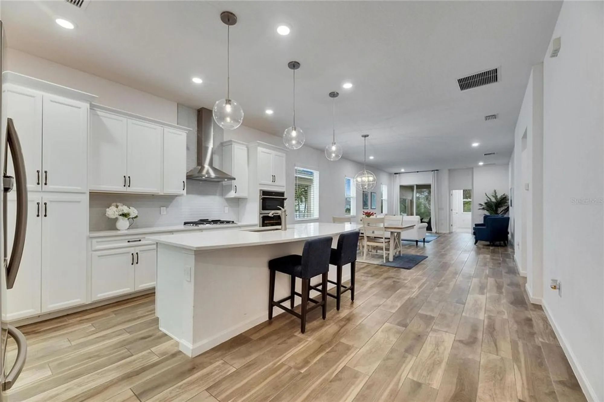 Property Slideshow image 13 of 87 | 407 sandsend ct, Apollo Beach, FL, 33572