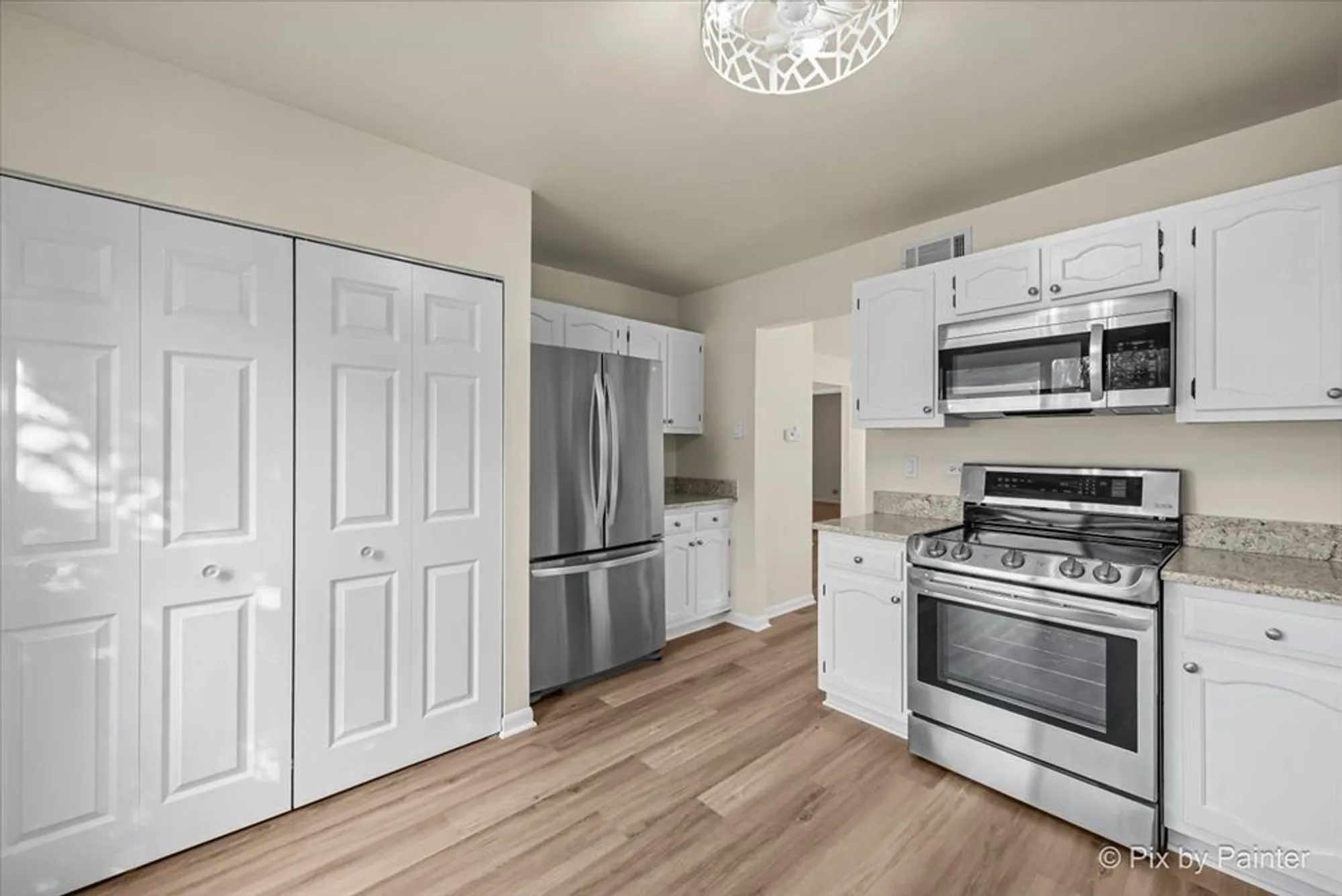 Property Slideshow image 8 of 37 | 7108 granada ln # 280, Fox Lake, IL, 60020