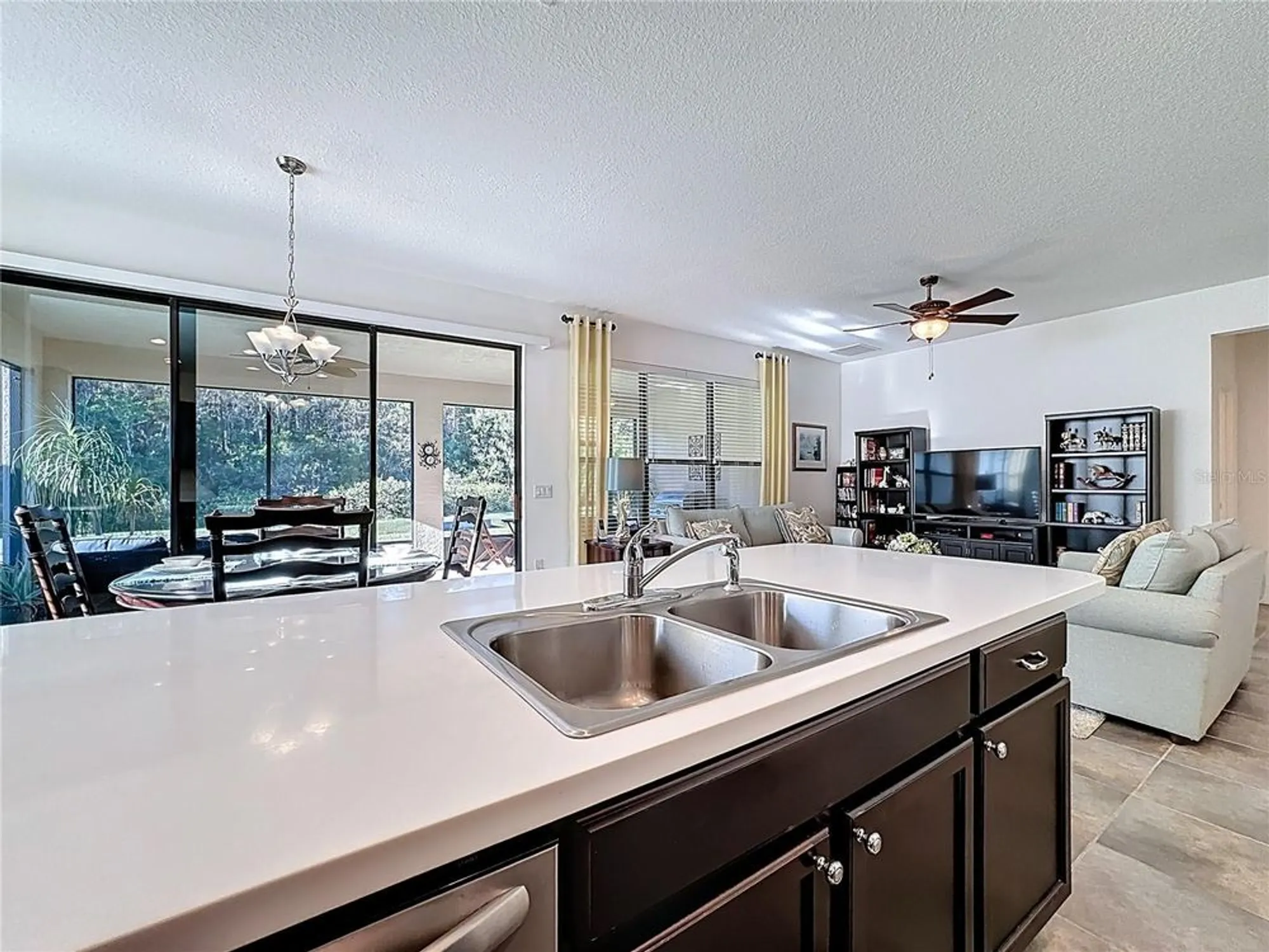 Property Slideshow image 16 of 68 | 1398 del mar dr, Kissimmee, FL, 34759