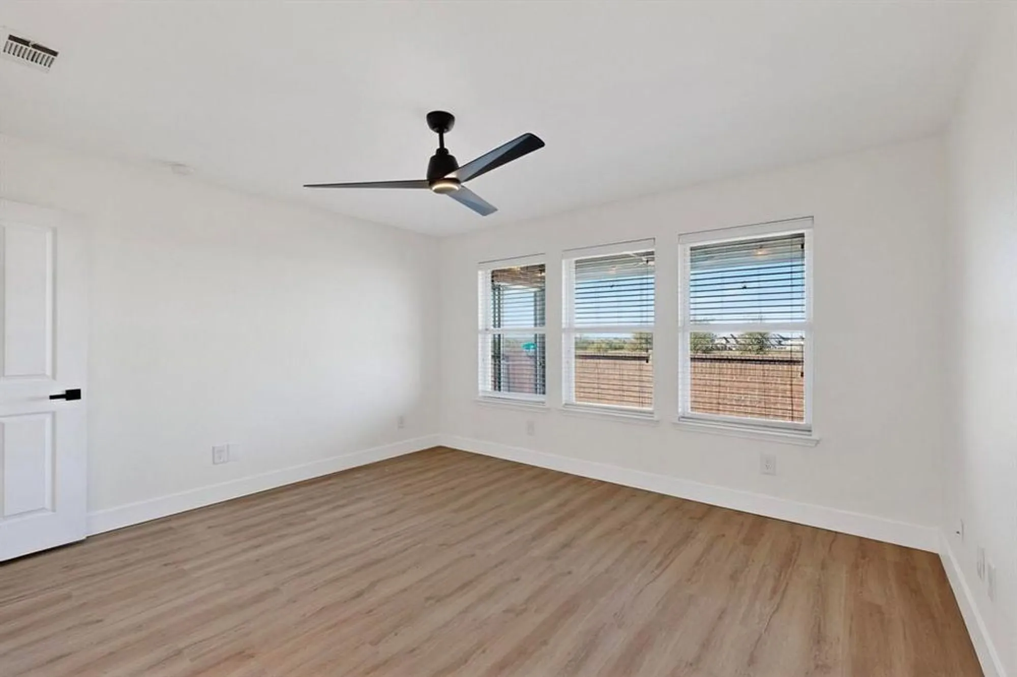 Property Slideshow image 16 of 33 | 1368 troon dr, Frisco, TX, 75036