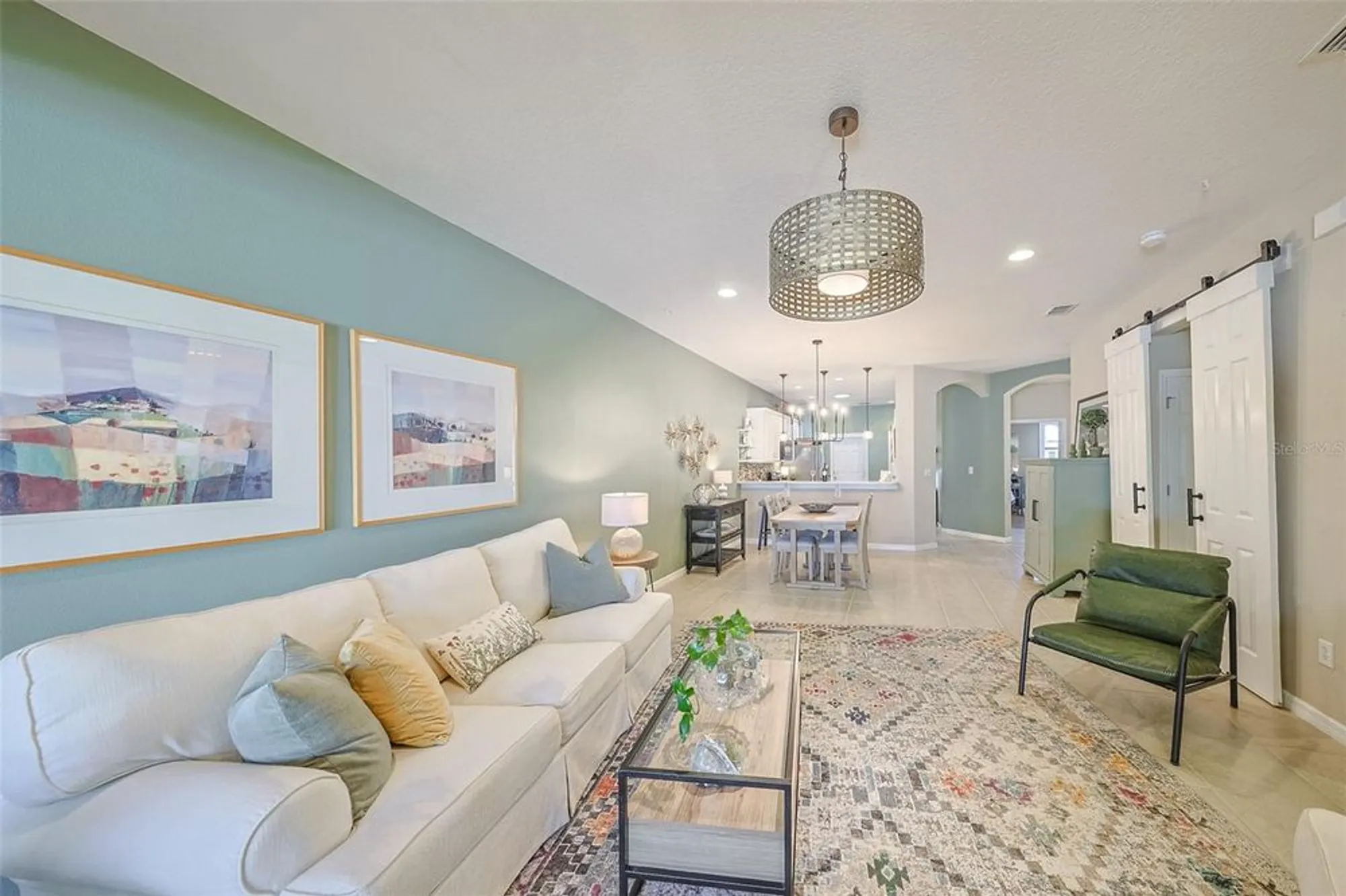 Property Slideshow image 19 of 70 | 329 bluewater falls ct, Apollo Beach, FL, 33572