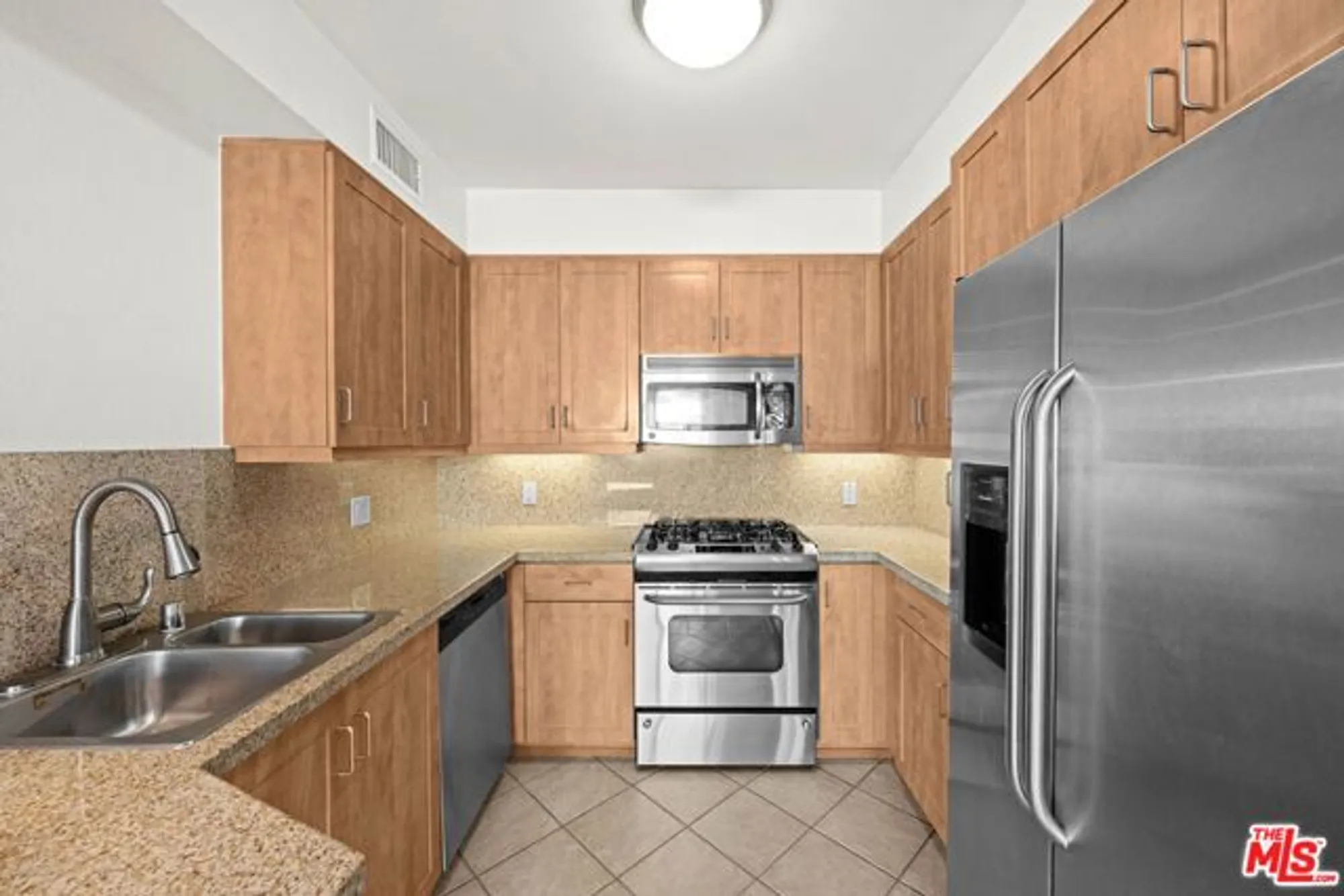 Property Slideshow image 9 of 35 | 267 s san pedro st unit 508, Los Angeles, CA, 90012