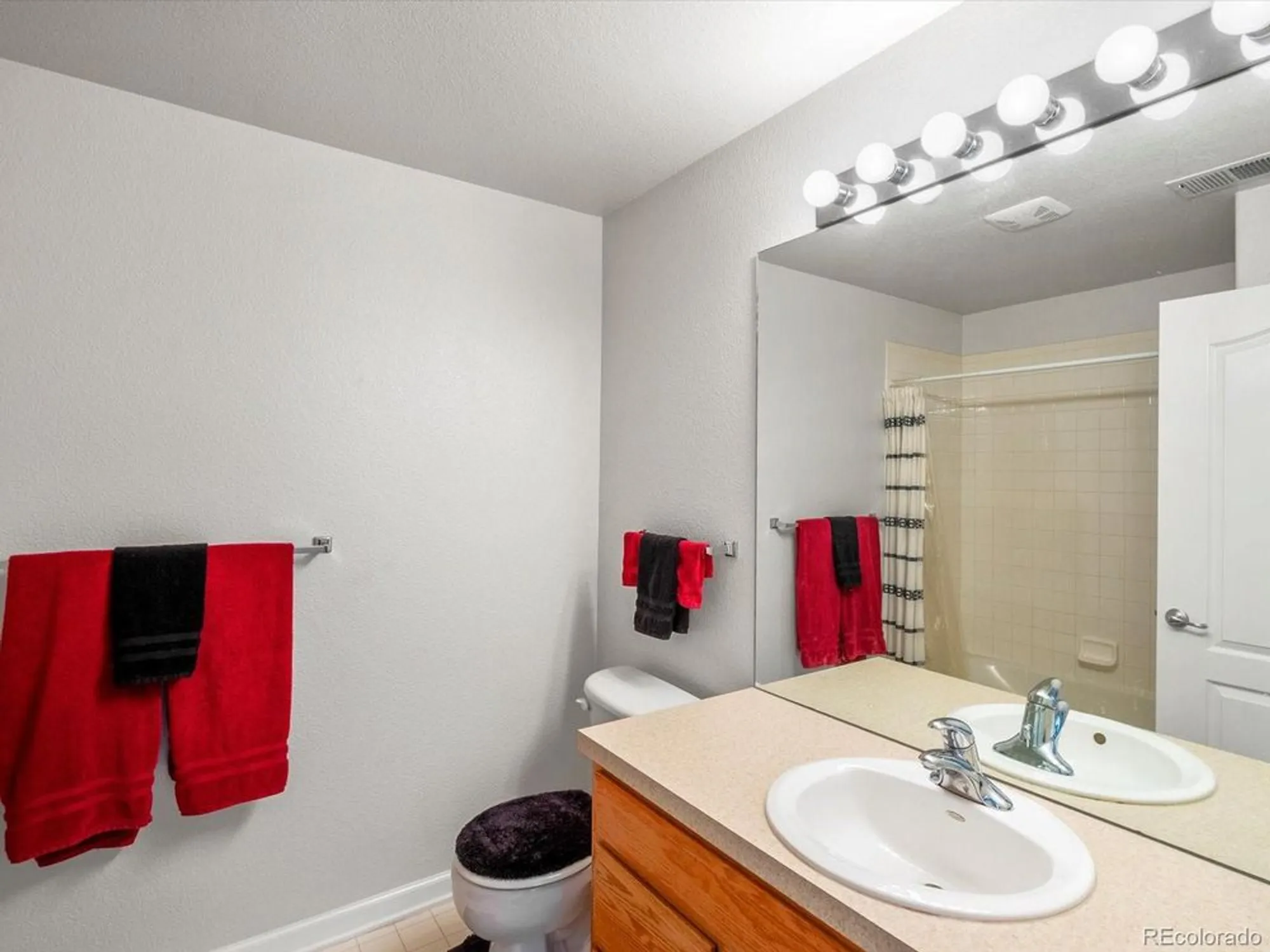 Property Slideshow image 16 of 32 | 4645 hahns peak dr unit 201, Loveland, CO, 80538