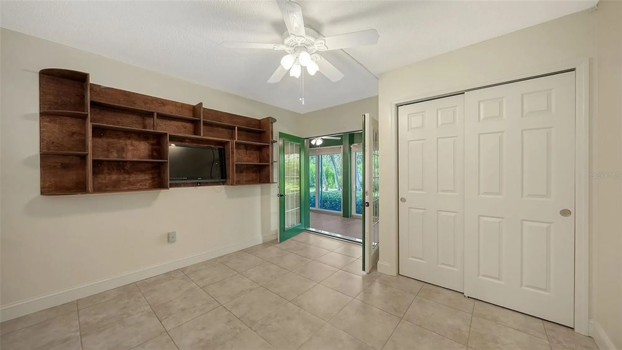 Property Slideshow image 53 of 91 | 225 hourglass way apt 103, Sarasota, FL, 34242