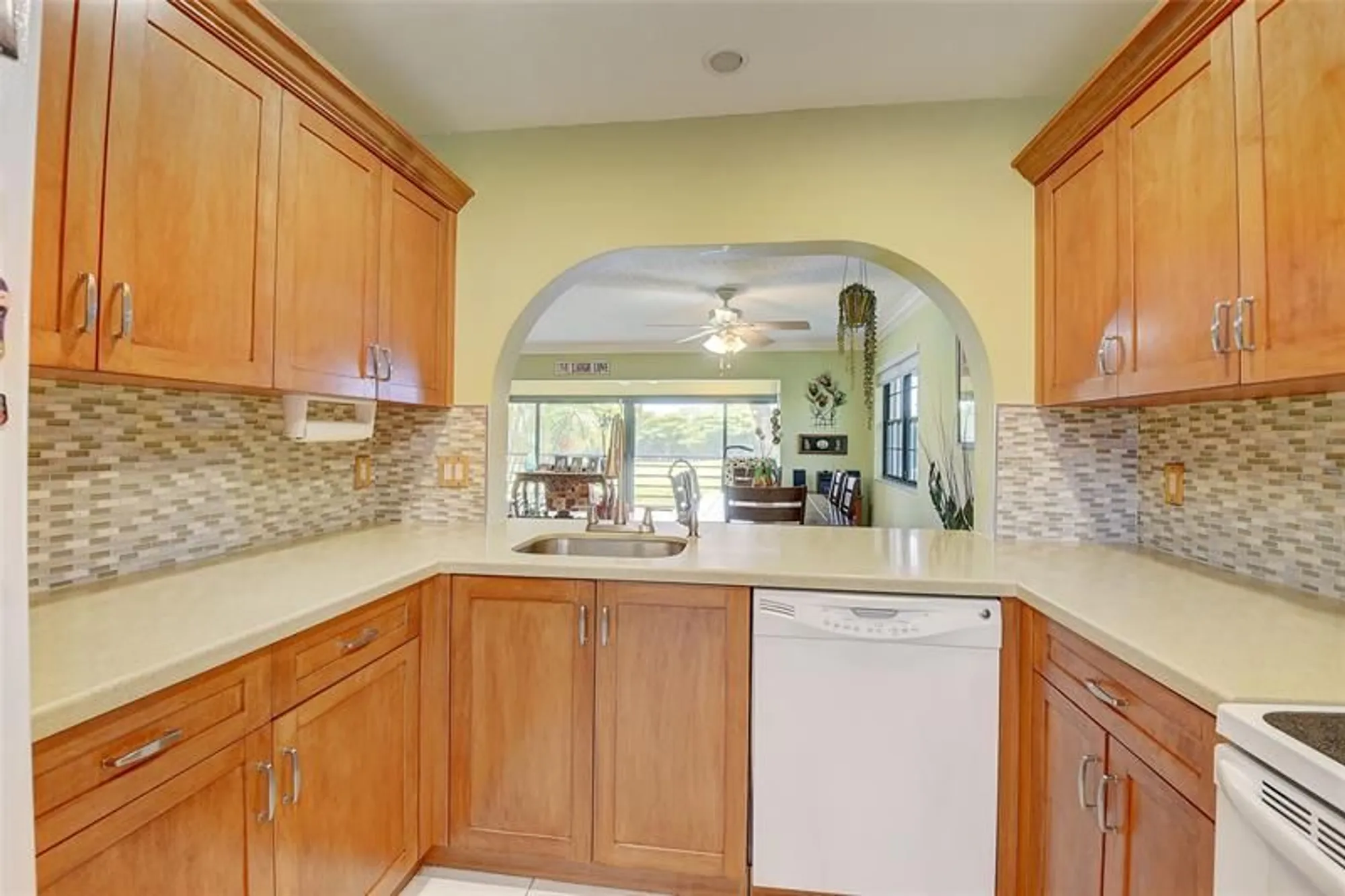 Property Slideshow image 15 of 75 | 6422 aspen glen cir # 206, Boynton Beach, FL, 33437