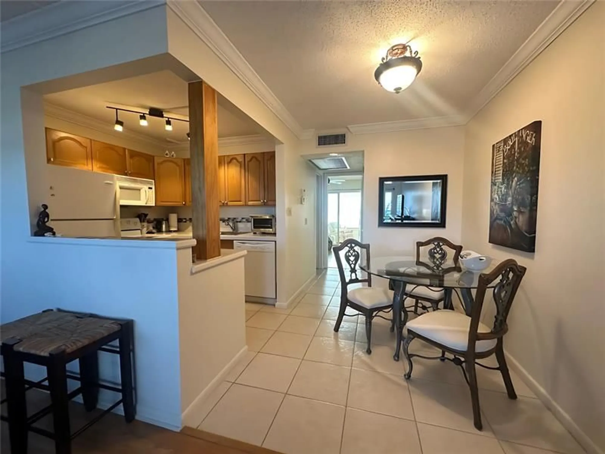 Property Slideshow image 9 of 40 | 1009 harwood c # 1009, Deerfield Beach, FL, 33442