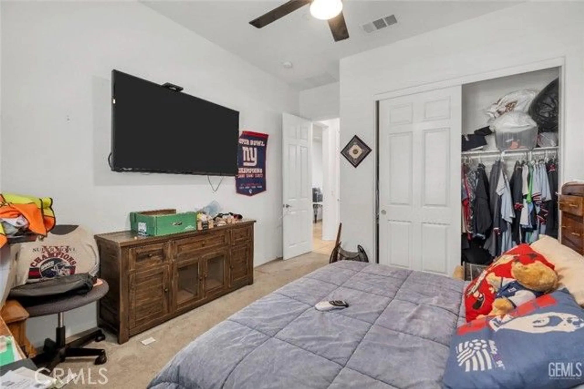 Property Slideshow image 18 of 27 | 9903 francois ln, Bakersfield, CA, 93306