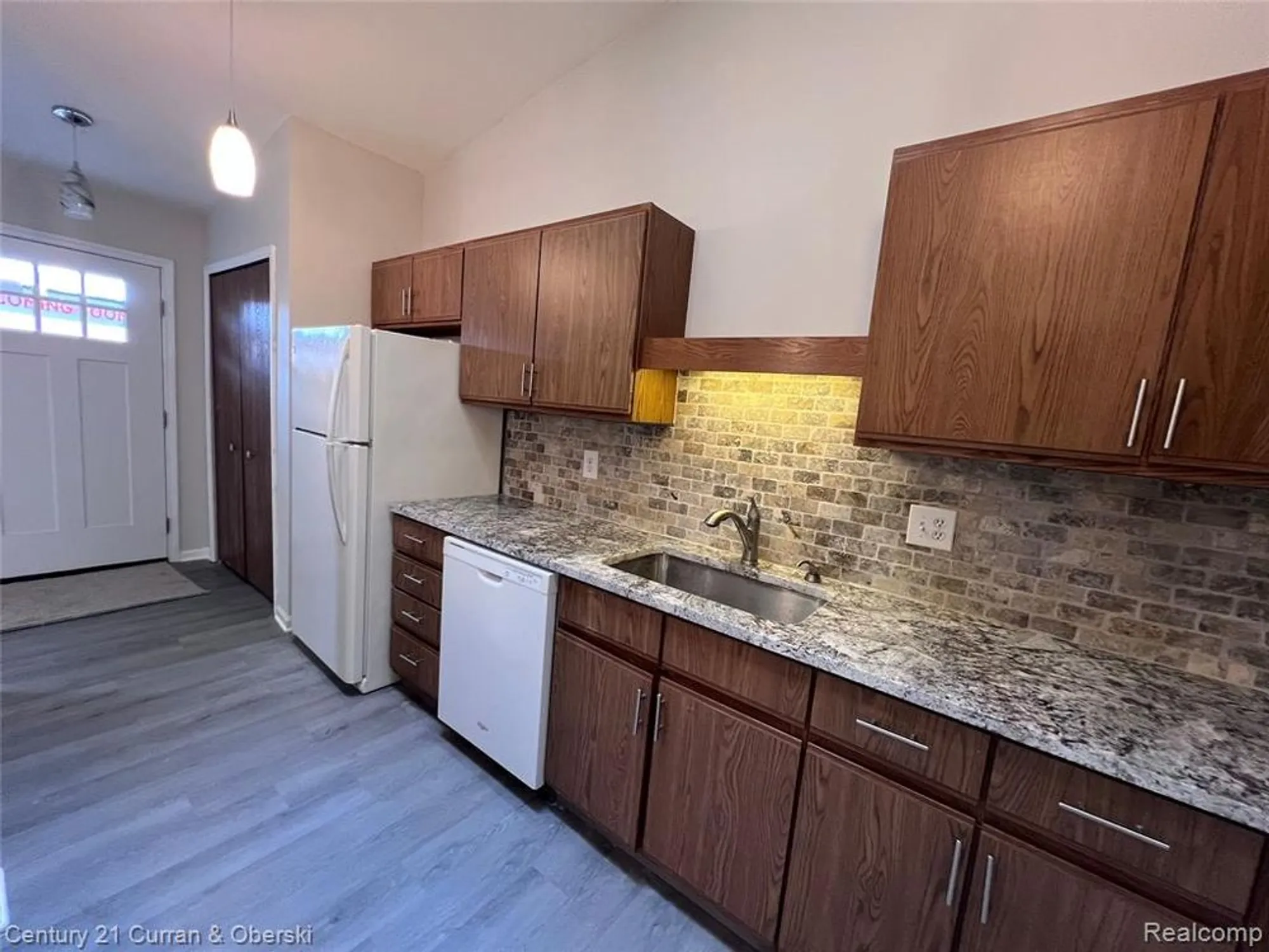 Property Slideshow image 8 of 28 | 61958 ticonderoga dr, South Lyon, MI, 48178