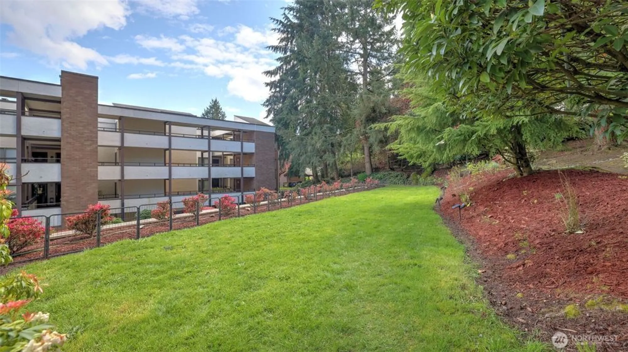 Property Slideshow image 14 of 23 | 10821 glen acres dr s c, Seattle, WA, 98168