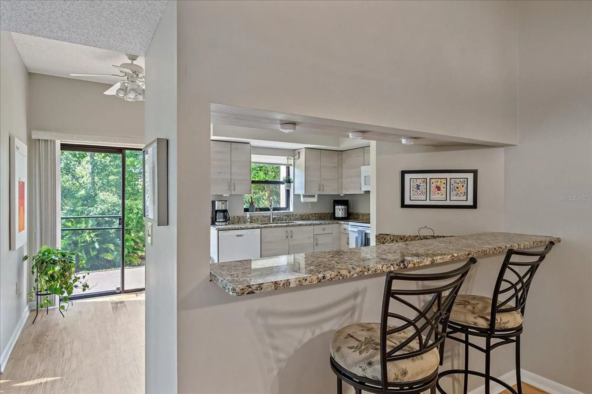 Property Slideshow image 11 of 39 | 1612 starling dr # 101, Sarasota, FL, 34231