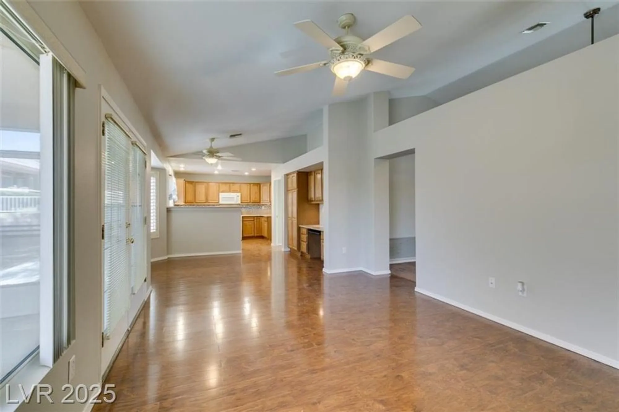 Property Slideshow image 11 of 31 | 10009 netherton dr, Las Vegas, NV, 89134