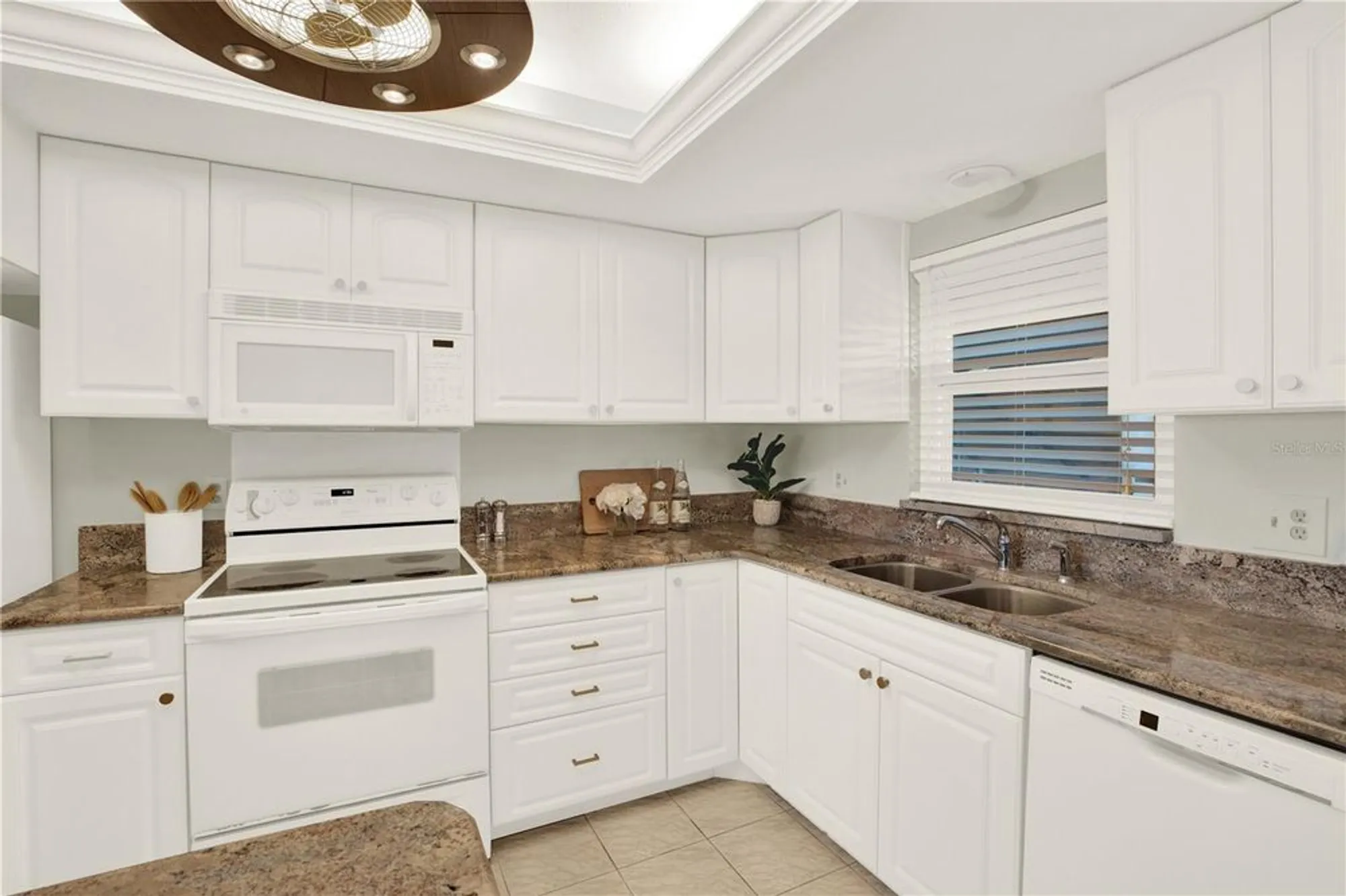 Property Slideshow image 11 of 47 | 9 haig pl 510, Dunedin, FL, 34698