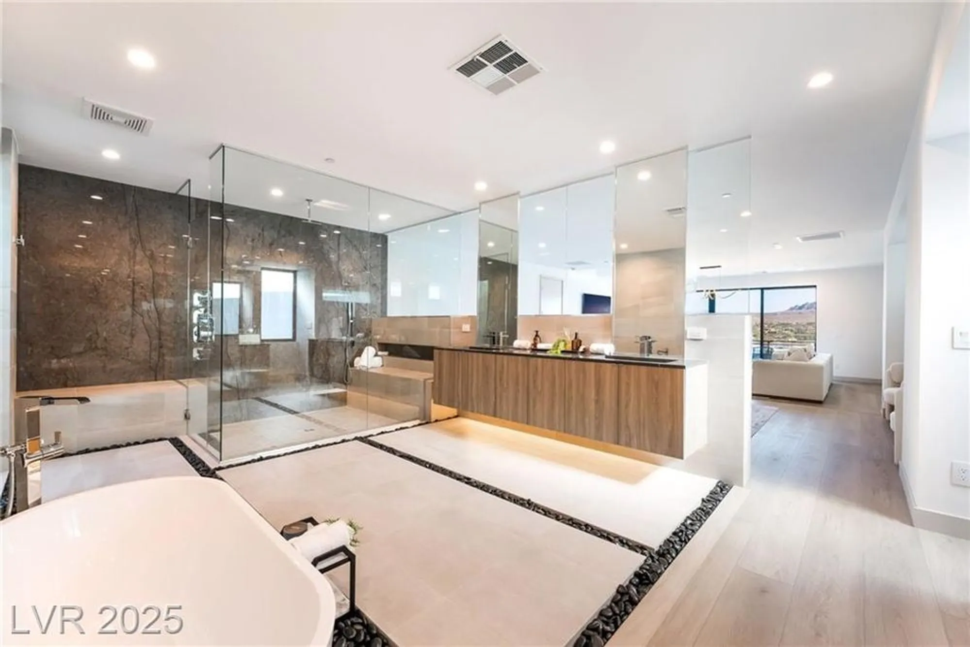 Property Slideshow image 16 of 67 | 33 falling ridge ln, Henderson, NV, 89011