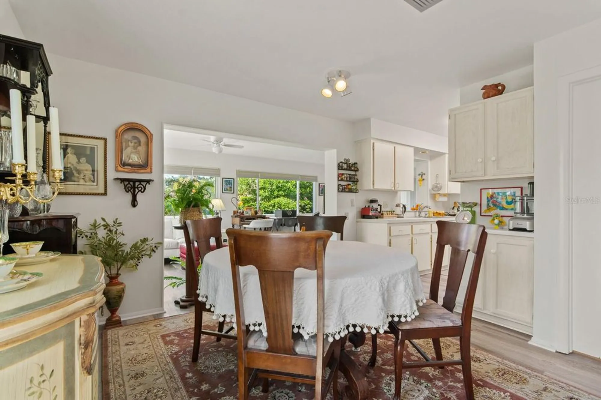 Property Slideshow image 21 of 45 | 1212 timberbrooke dr, Palm Harbor, FL, 34684