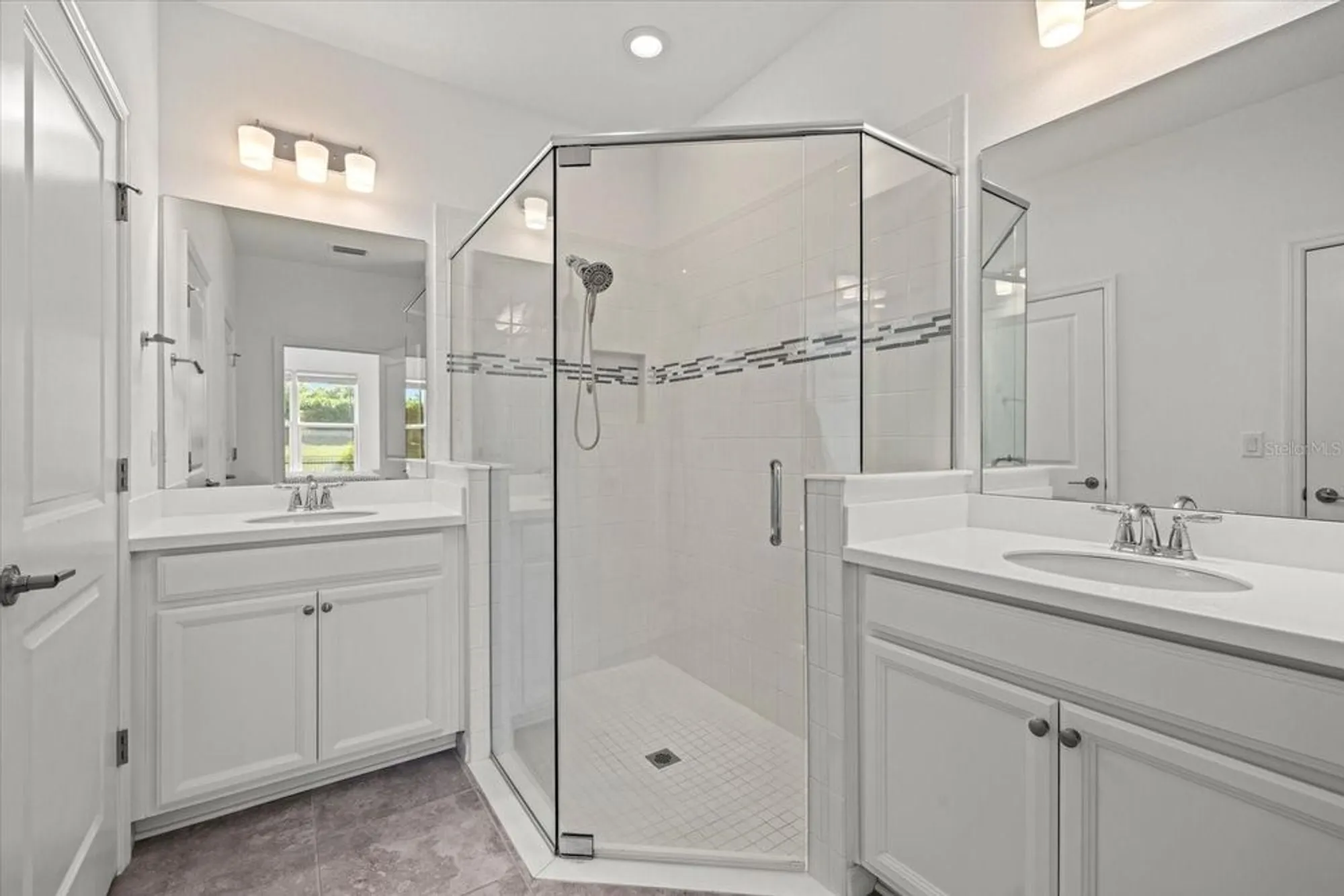 Property Slideshow image 24 of 46 | 16226 paynes mill dr, Lakewood Ranch, FL, 34211